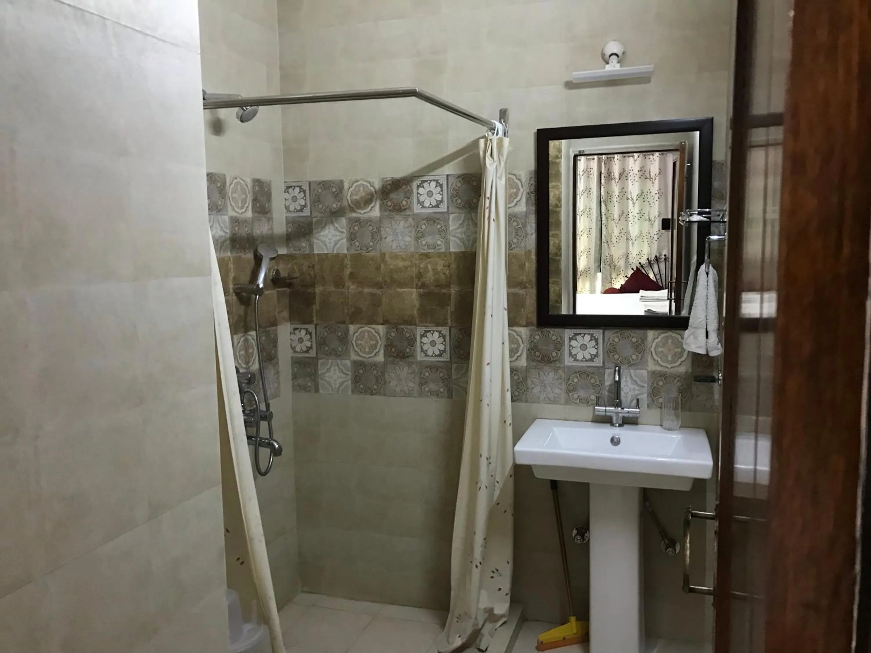 Bathroom in Tatvamasi Homestay