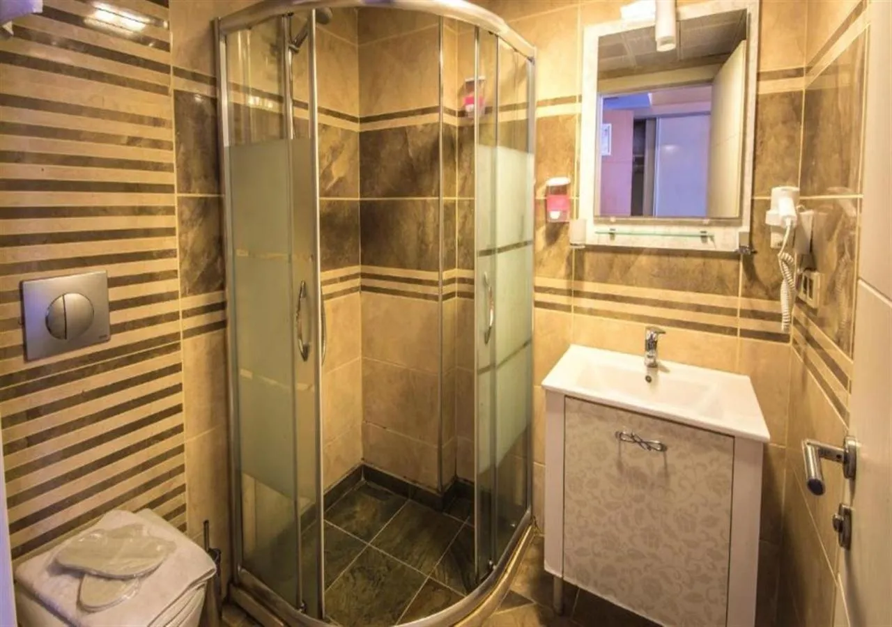 Shower in Montagna Hera Hotel Taksim