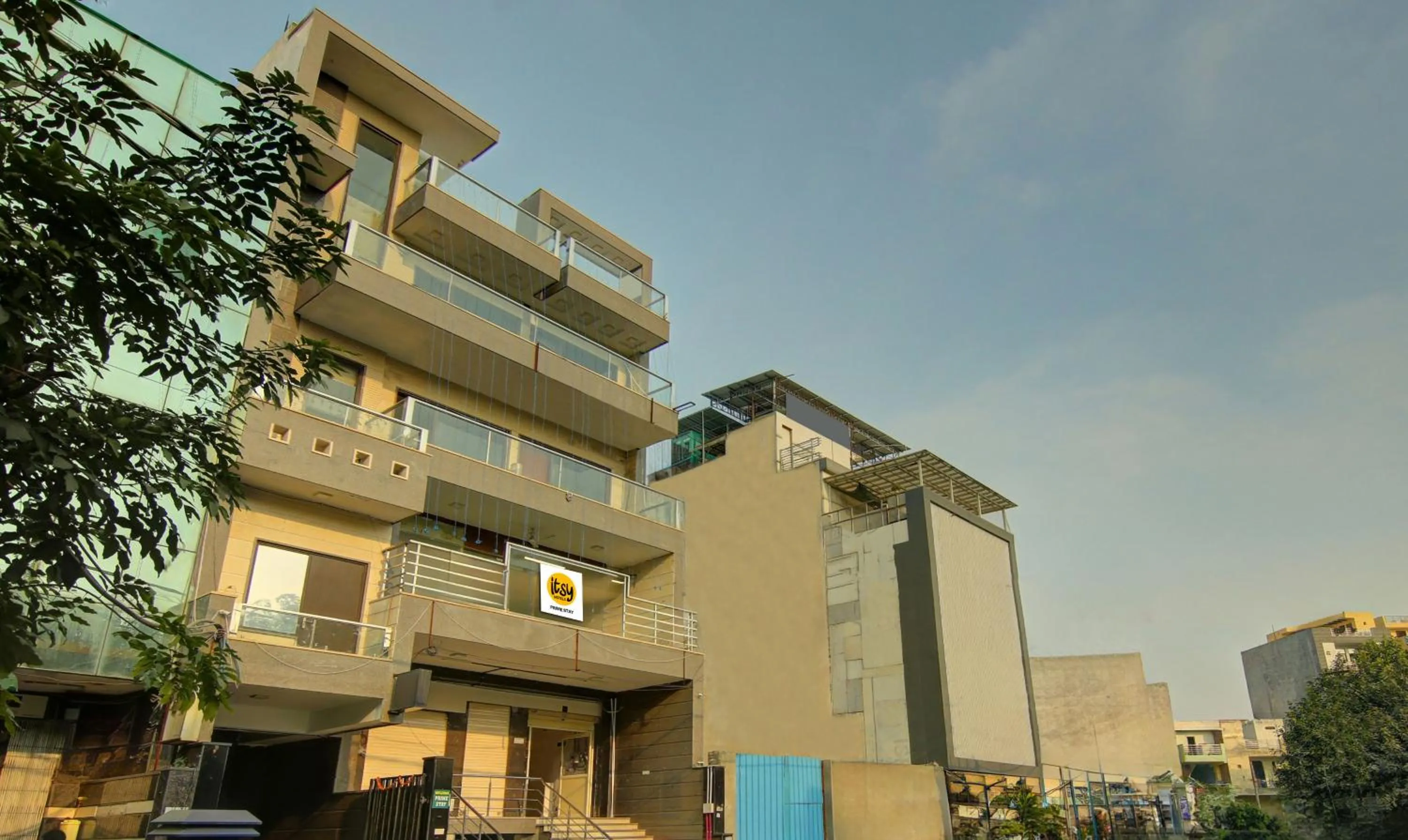 Property building in Itsy Hotels Prime Stay