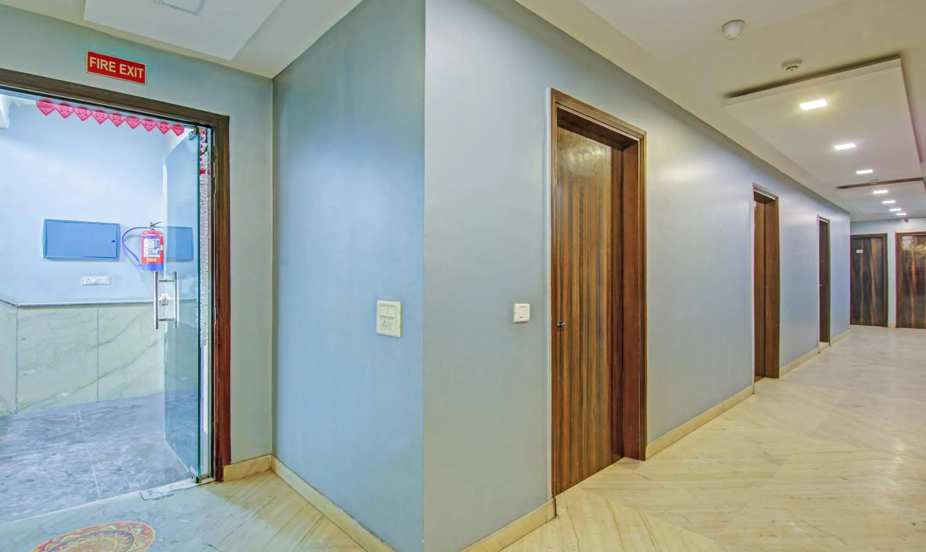 elevator in Itsy Hotels Prime Stay