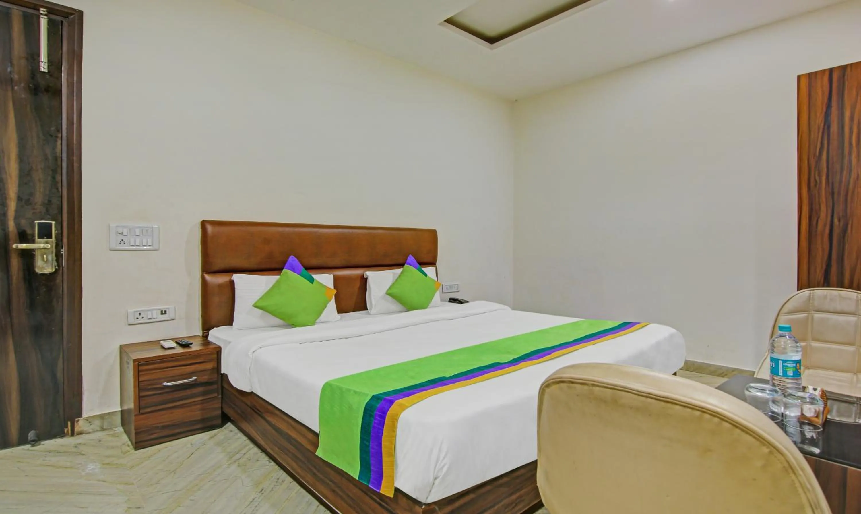 Bedroom, Bed in Itsy Hotels Prime Stay
