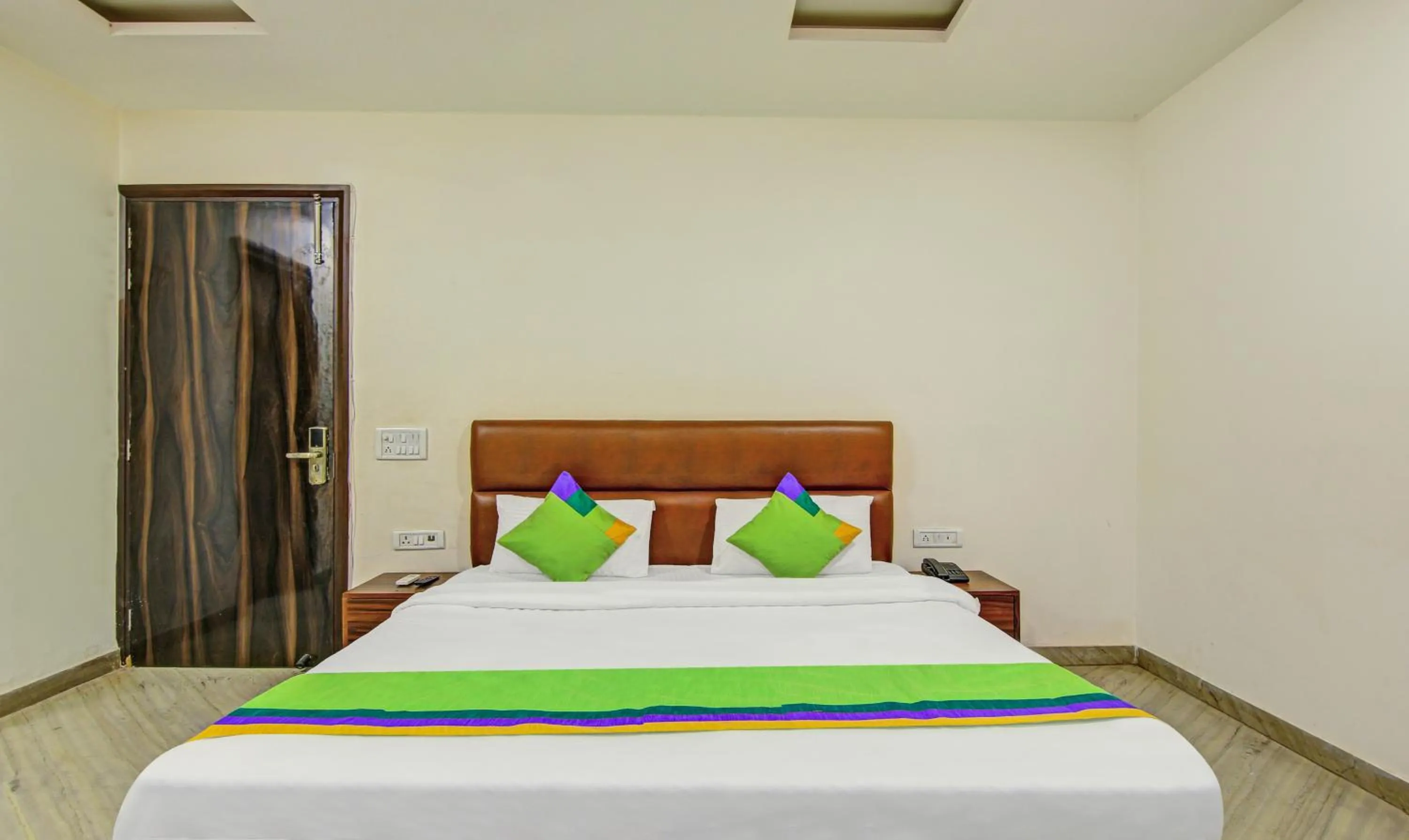 Bedroom, Bed in Itsy Hotels Prime Stay