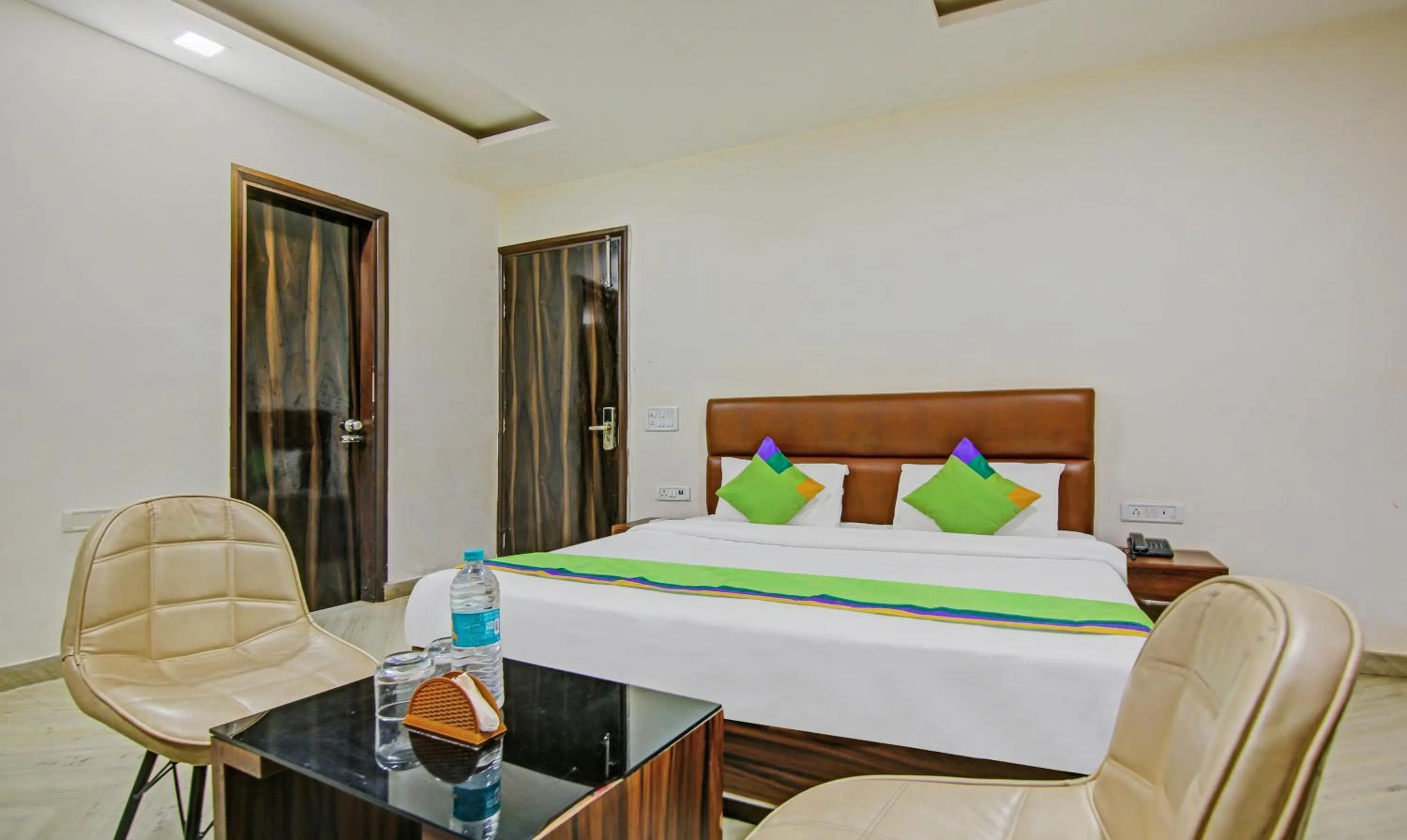 Bedroom, Bed in Itsy Hotels Prime Stay