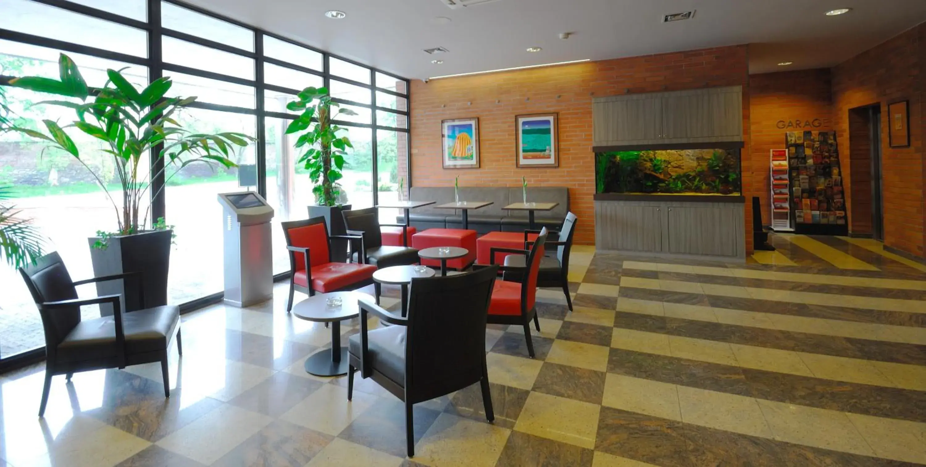 Lobby or reception, Restaurant/Places to Eat in Expo Hotel