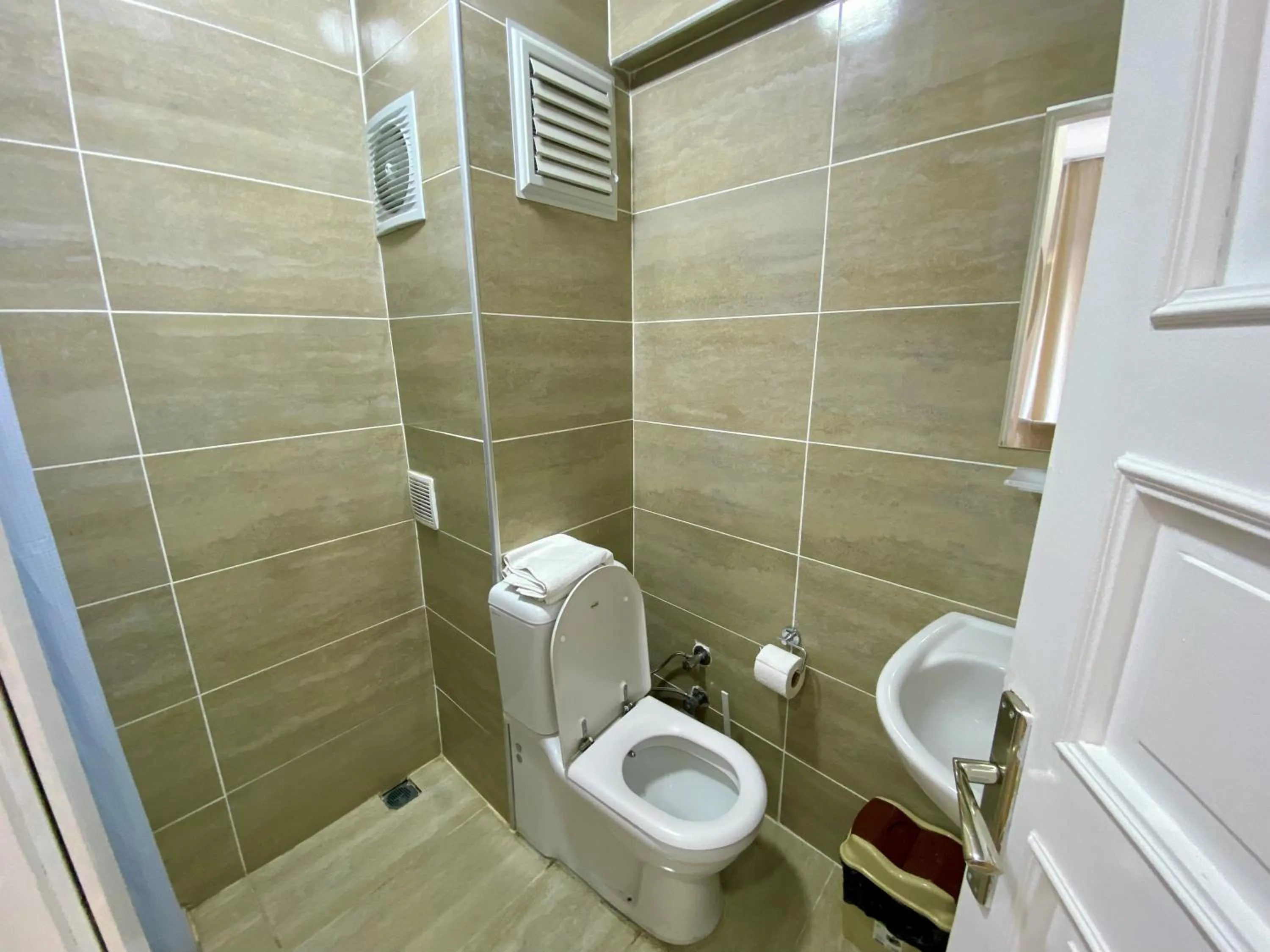 Shower in Meydan Pansiyon Uskudar