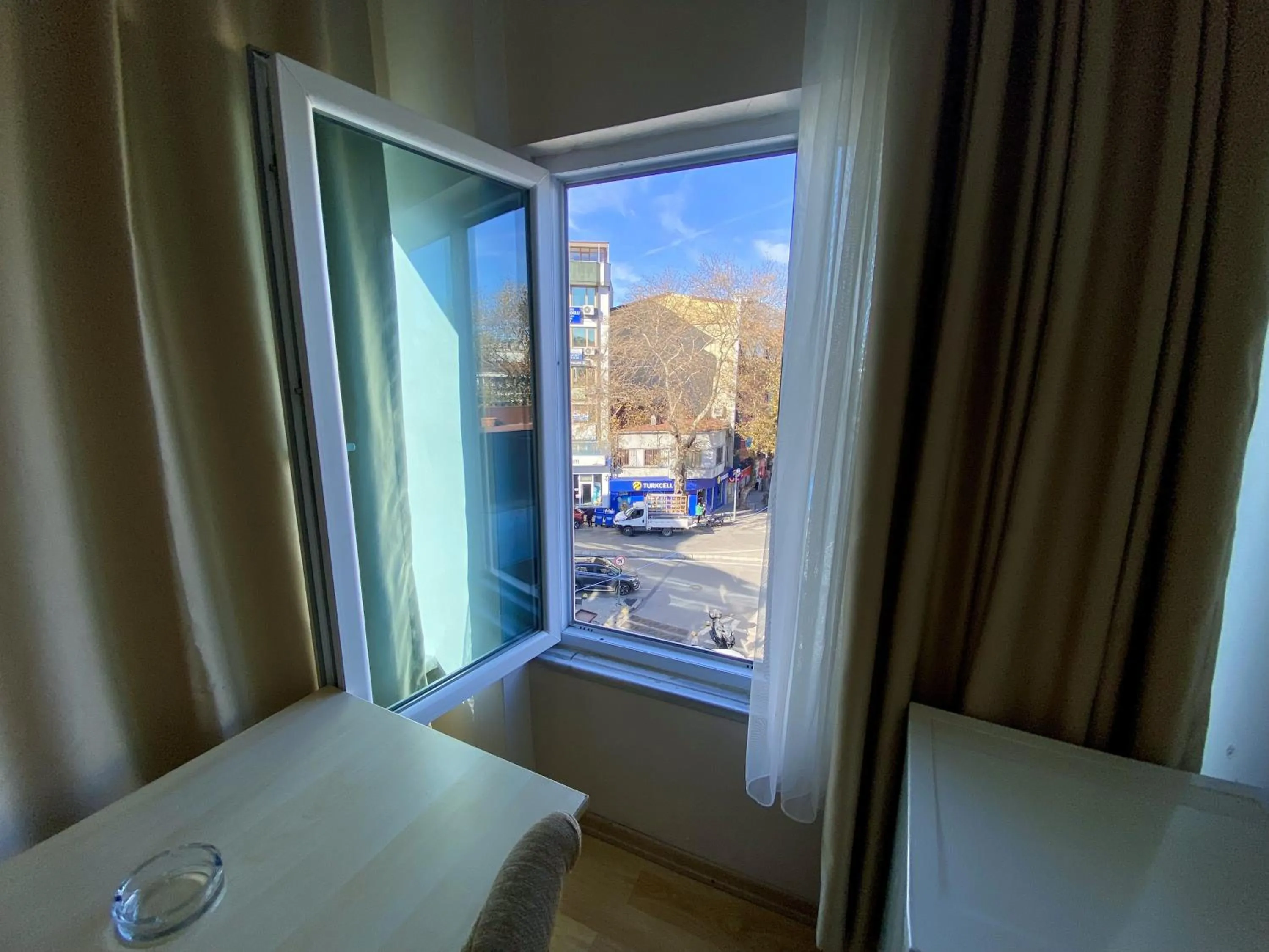 City view, Bed in Meydan Pansiyon Uskudar