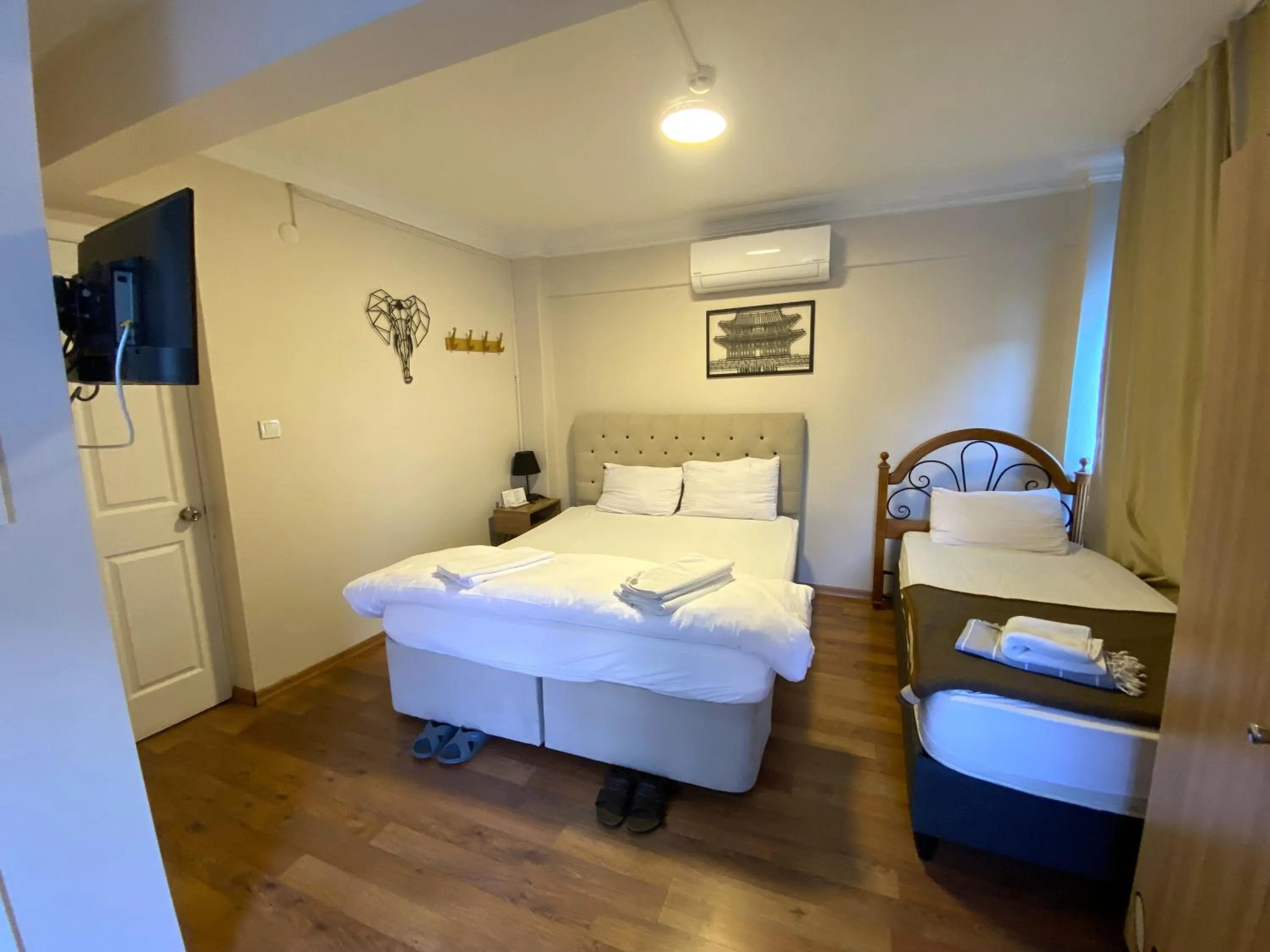 Bed in Meydan Pansiyon Uskudar