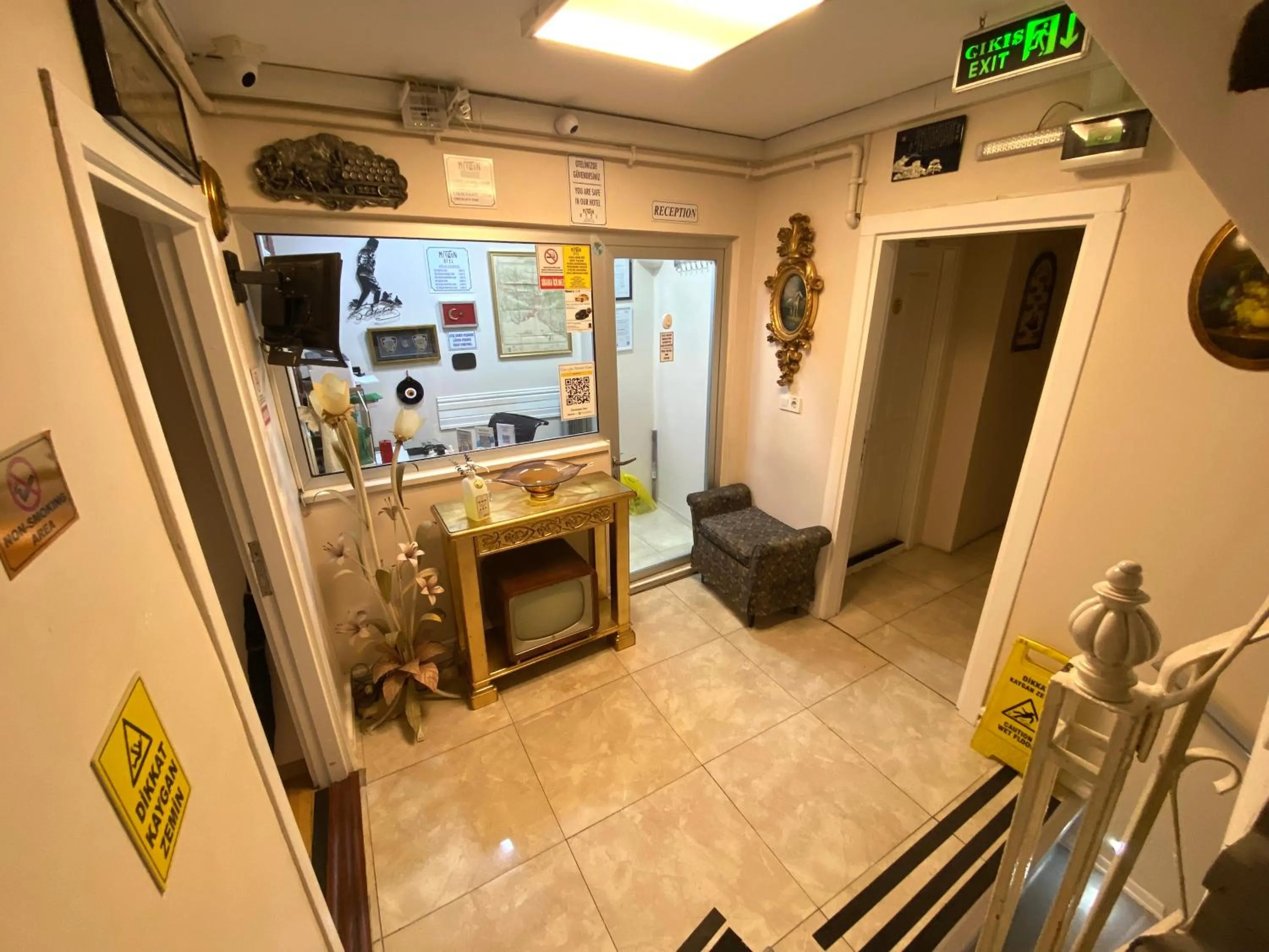 Facade/entrance in Meydan Pansiyon Uskudar