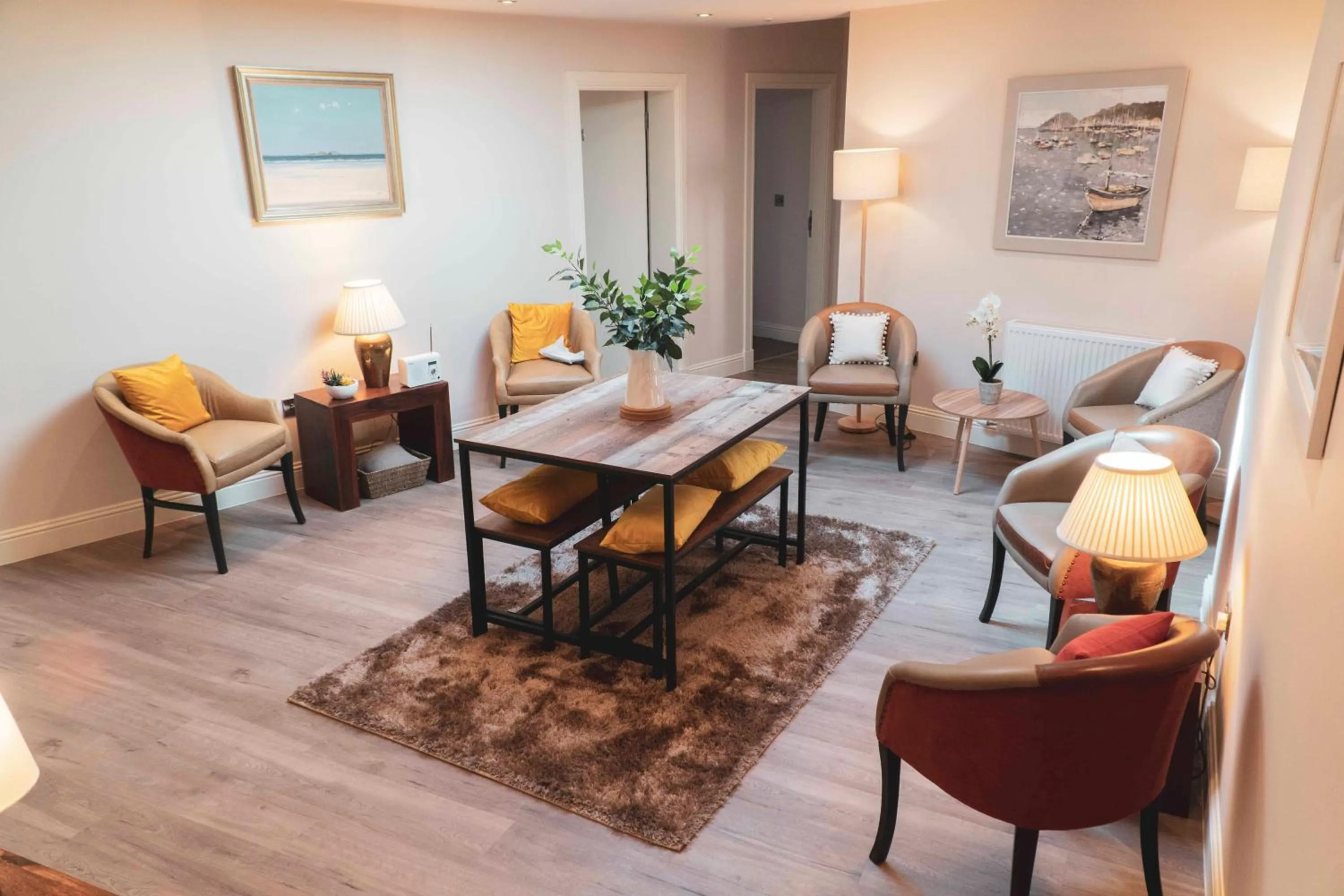 Communal lounge/ TV room in The Ship Inn