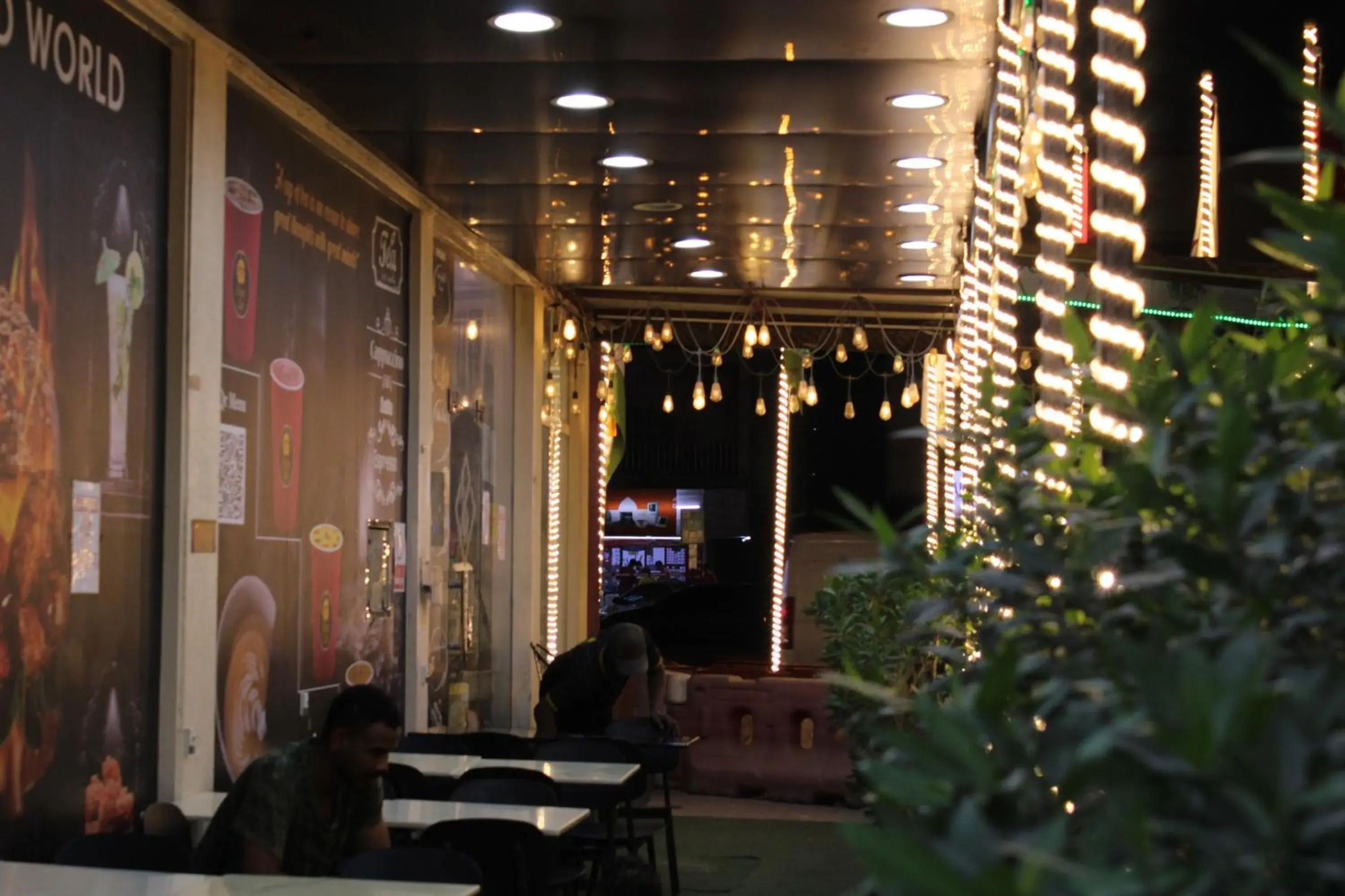 Restaurant/places to eat in Onyx Hotel Apartments - MAHA HOSPITALITY GROUP Restaurant/places to eat in Onyx Hotel Apartments - MAHA HOSPITALITY GROUP