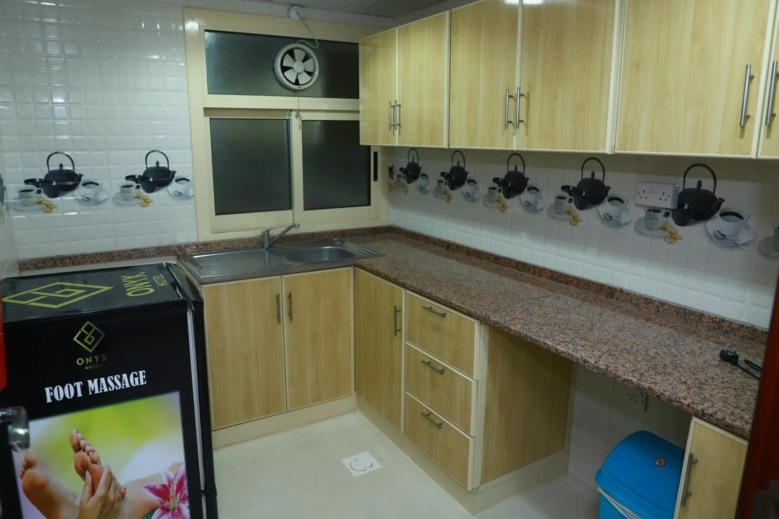 Kitchen or kitchenette in Onyx Hotel Apartments - MAHA HOSPITALITY GROUP