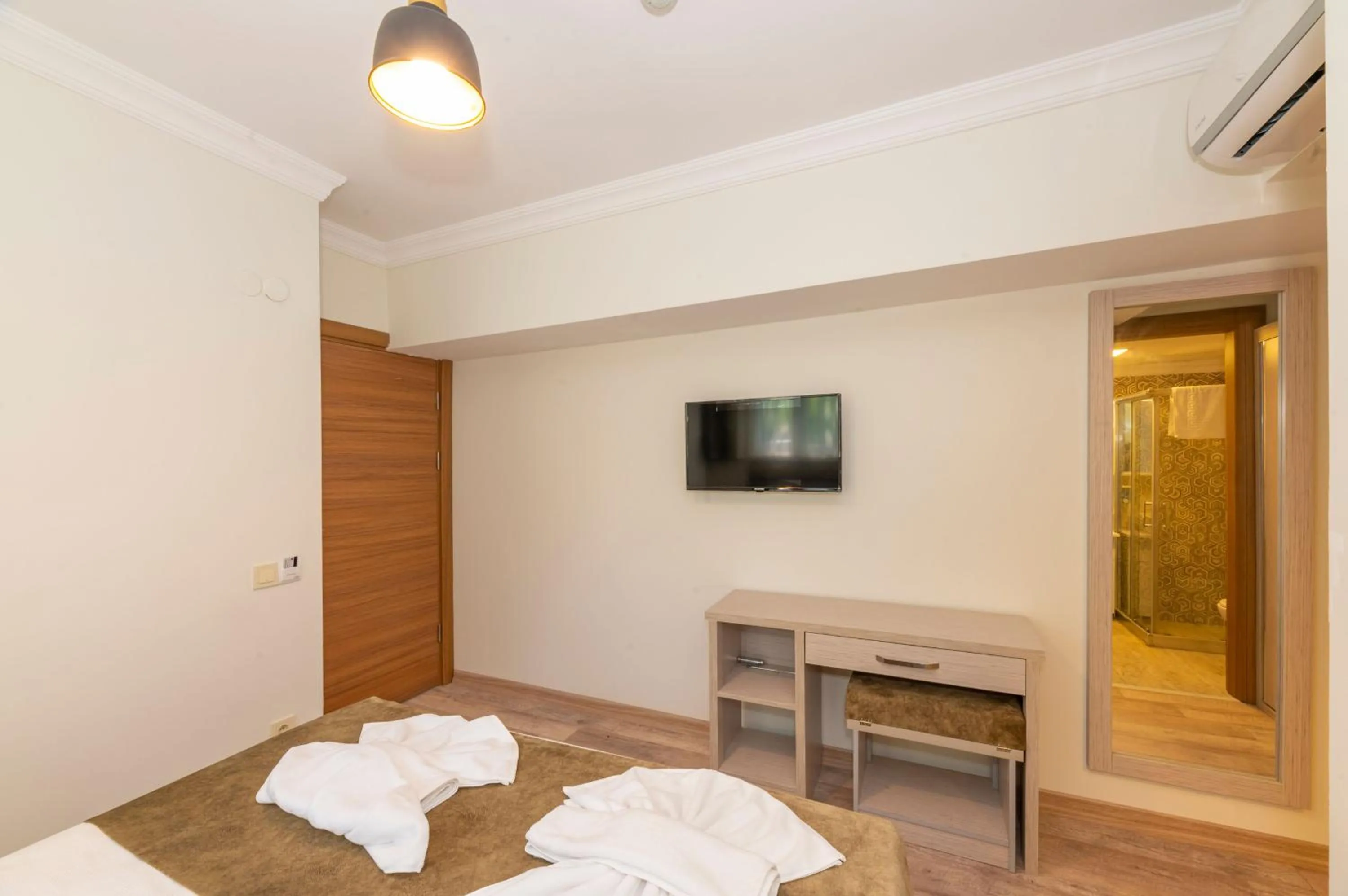 Photo of the whole room, Bed in Bazaar Hotels Old City