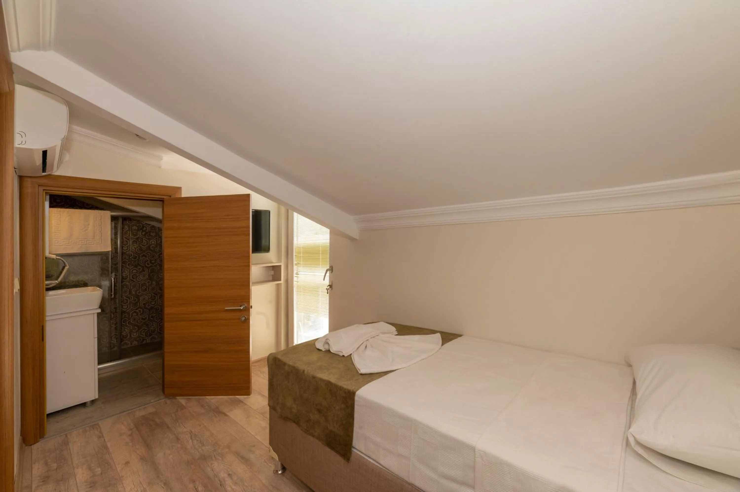 Photo of the whole room, Bed in Bazaar Hotels Old City