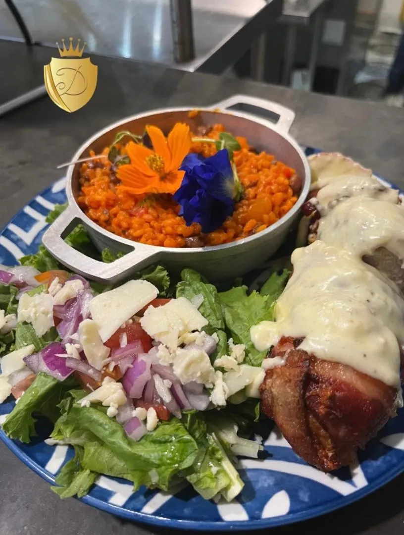 Restaurant/places to eat in Douglas Highway Inn Hotel