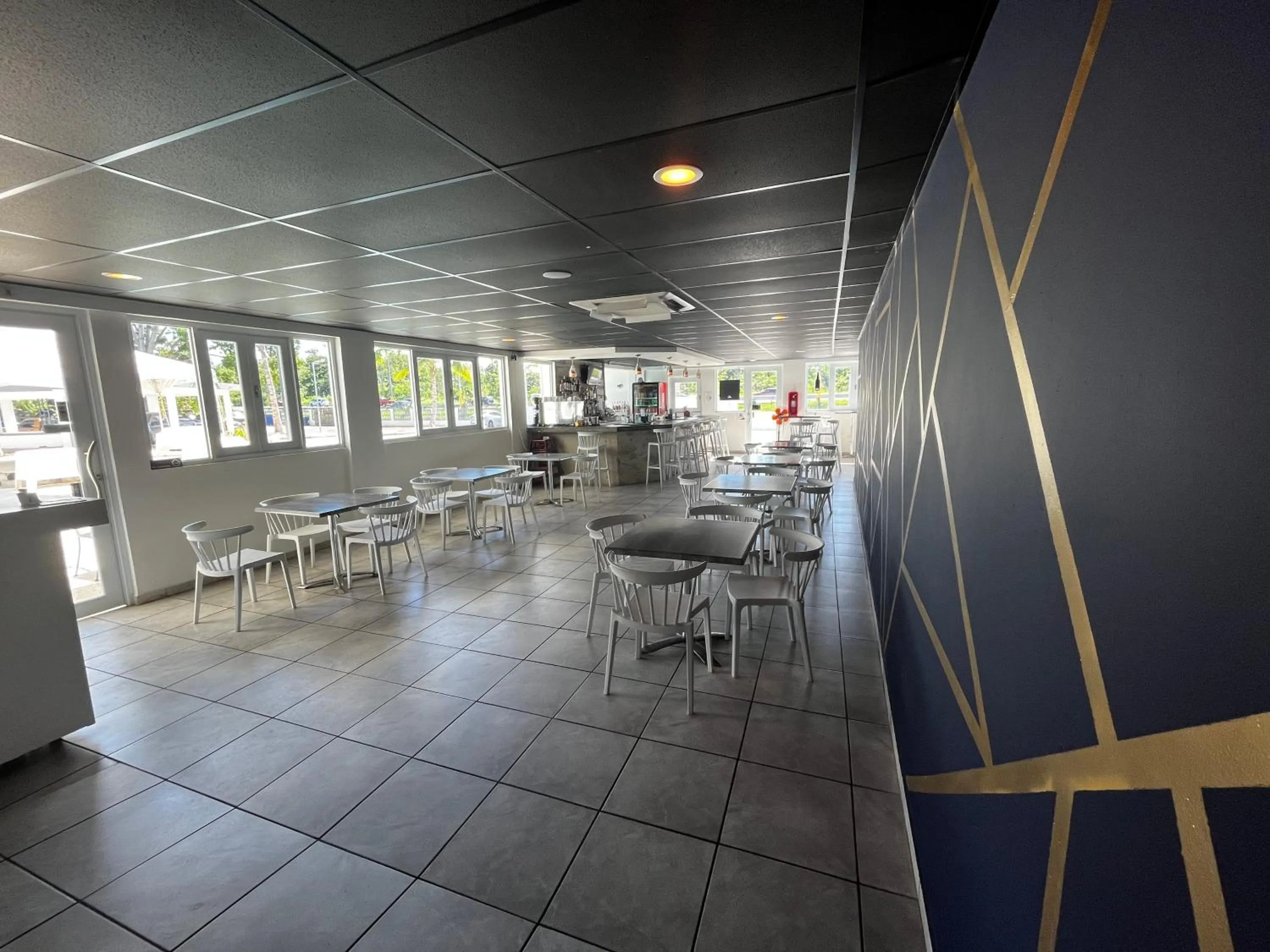 Restaurant/places to eat in Douglas Highway Inn Hotel