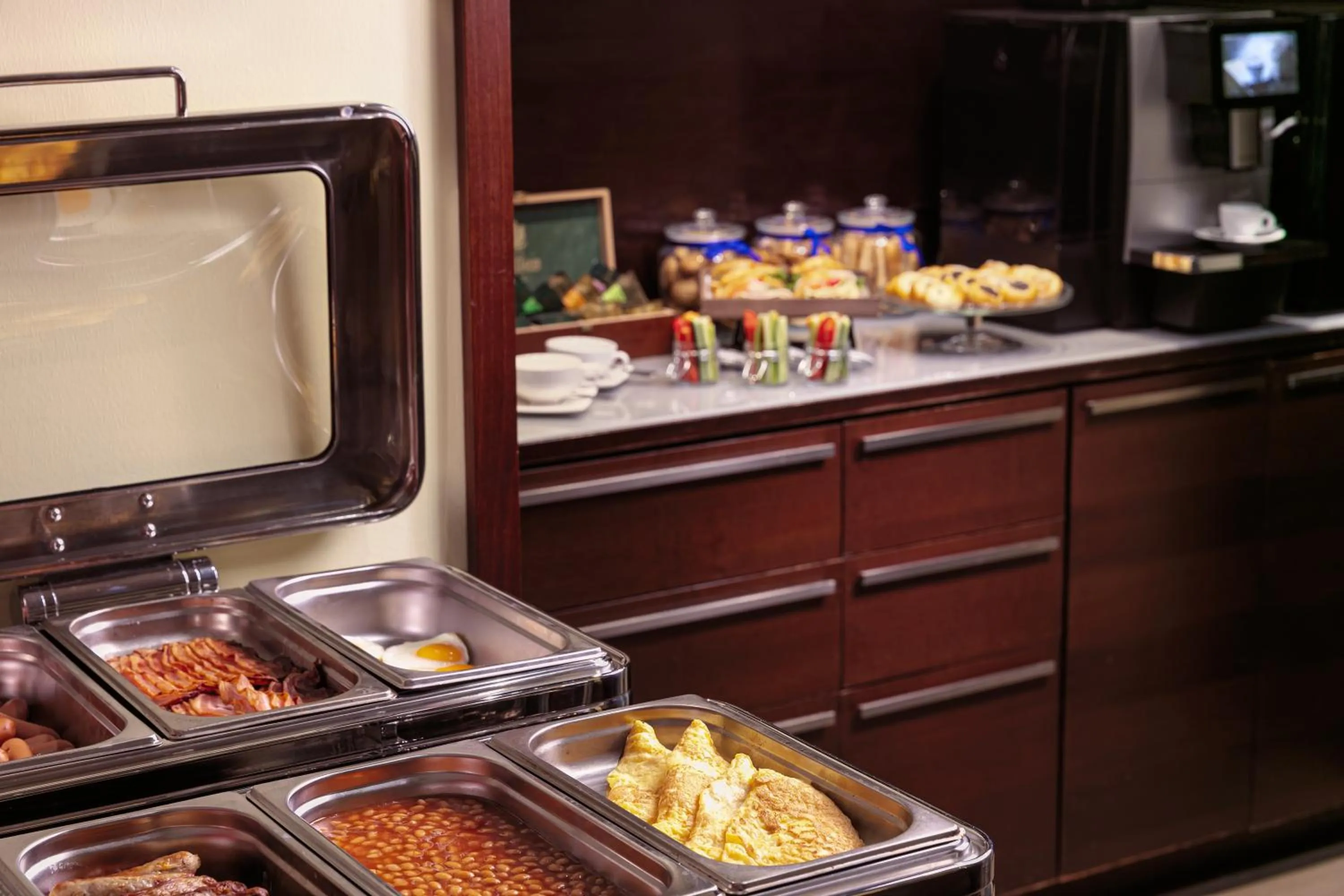 Lounge or bar in Panorama by Verdi Hotels