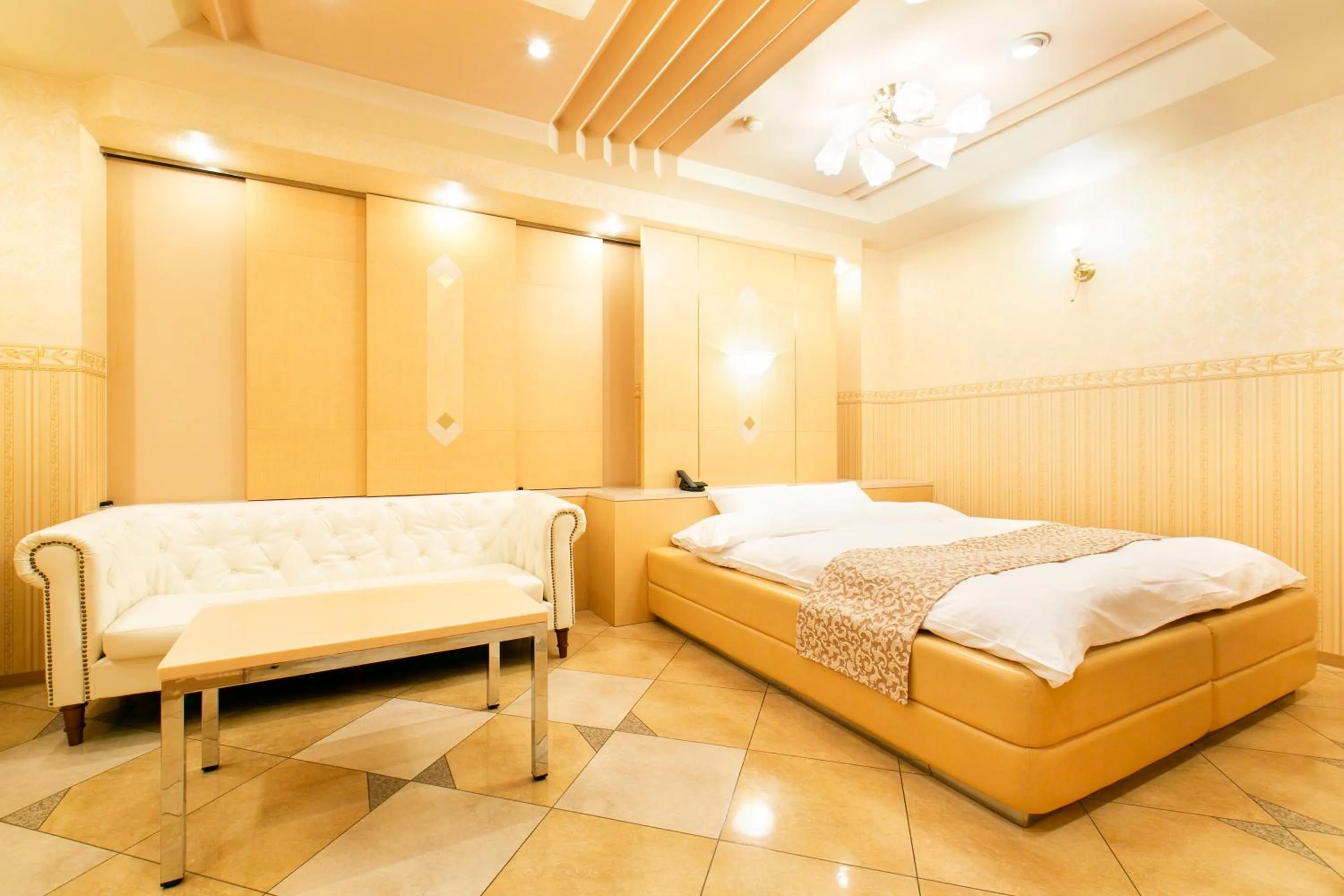 Bed in Hotel Luna (Adult Only)