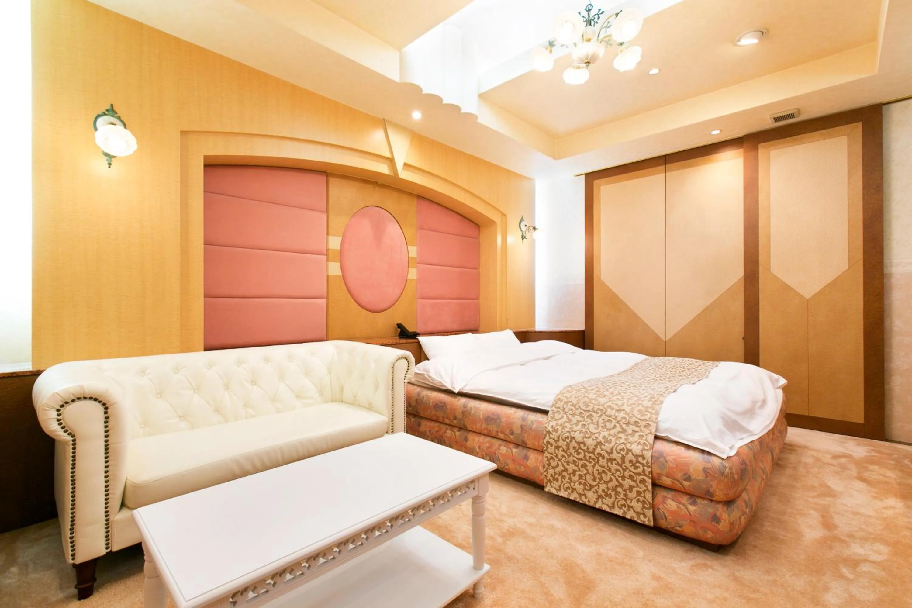 Bed in Hotel Luna (Adult Only)