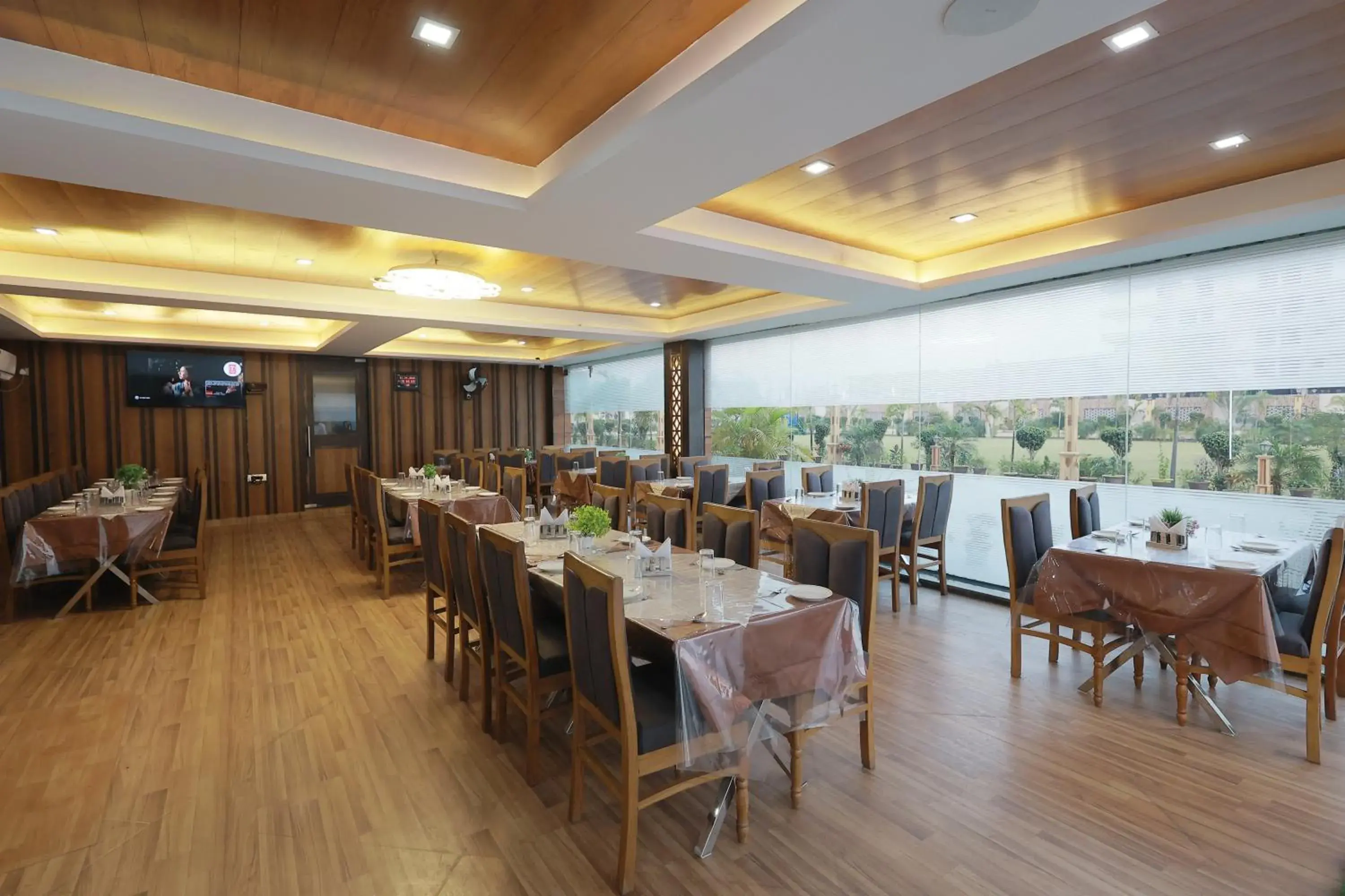 Restaurant/places to eat in THE BODHI PALACE RESORT Restaurant/places to eat in THE BODHI PALACE RESORT