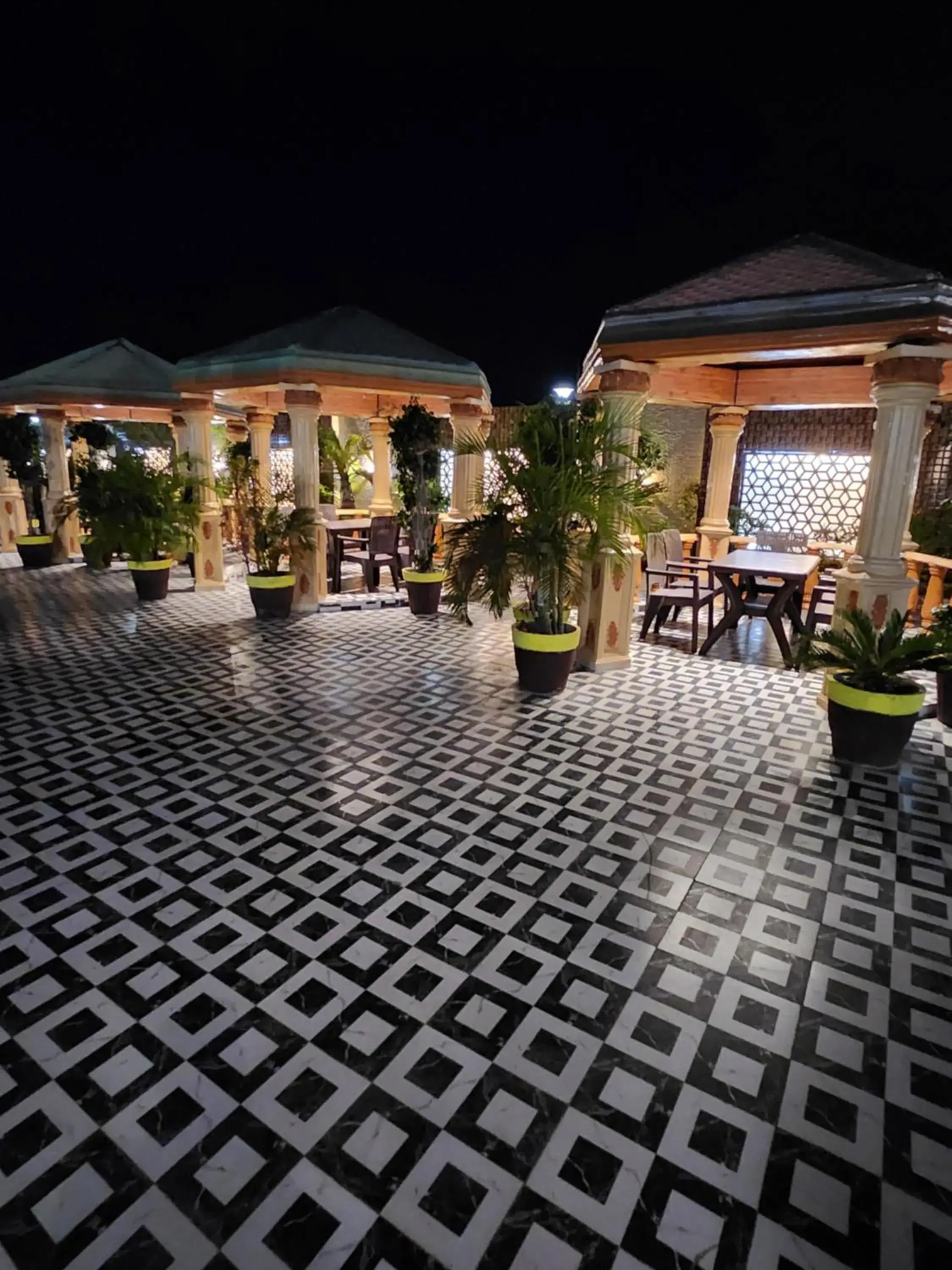 Restaurant/places to eat in THE BODHI PALACE RESORT Restaurant/places to eat in THE BODHI PALACE RESORT