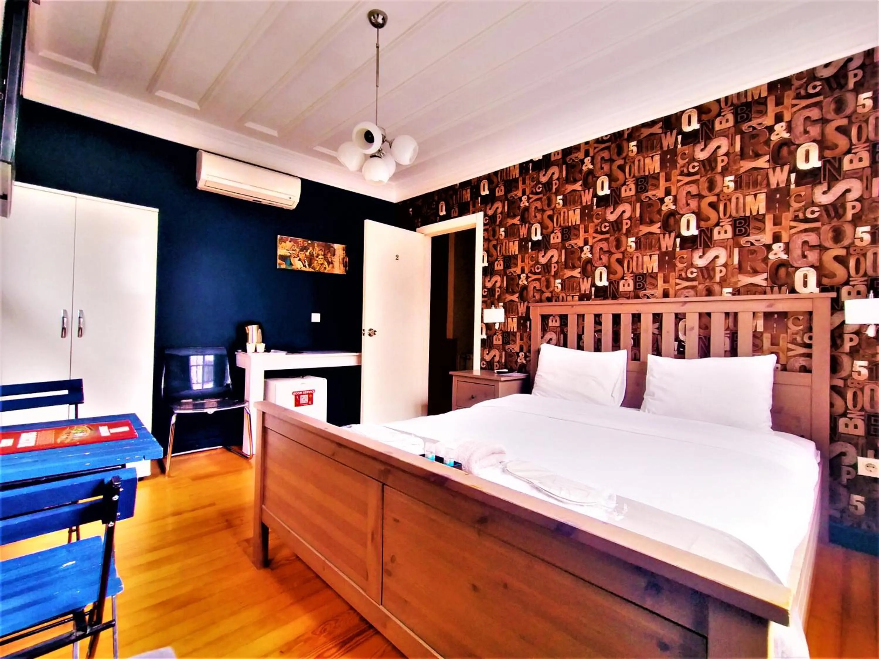 Photo of the whole room in Dreamers V&V Hotel Cihangir