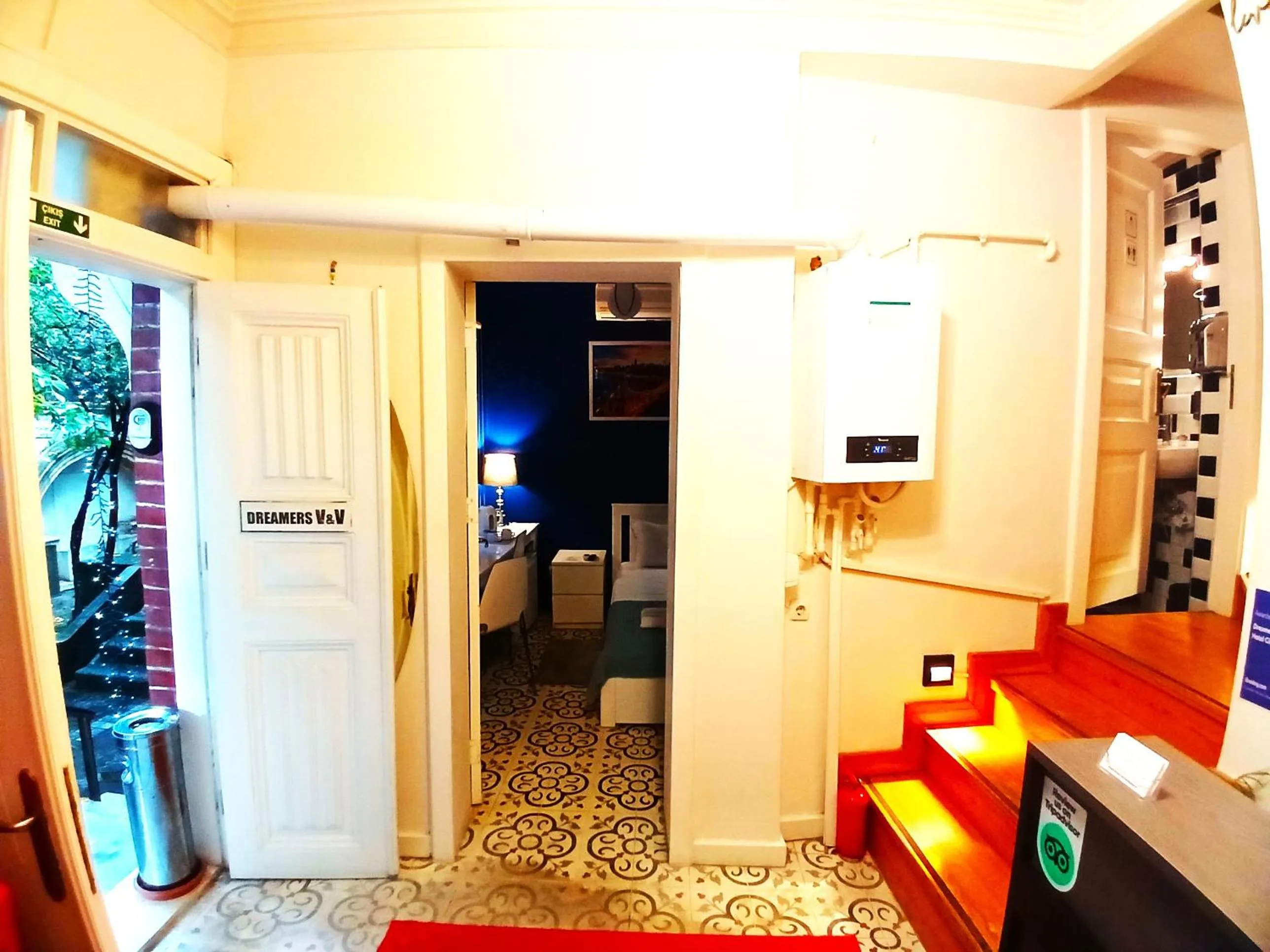 Photo of the whole room in Dreamers V&V Hotel Cihangir