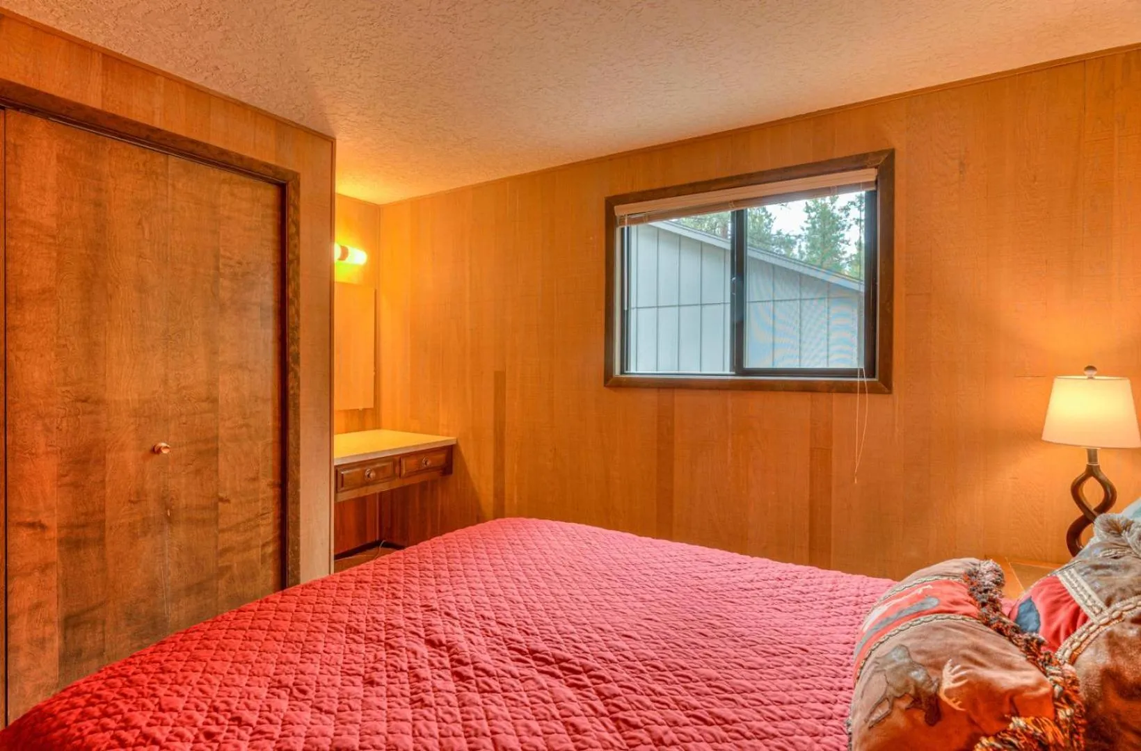 Bed in Lynx - Unit 3