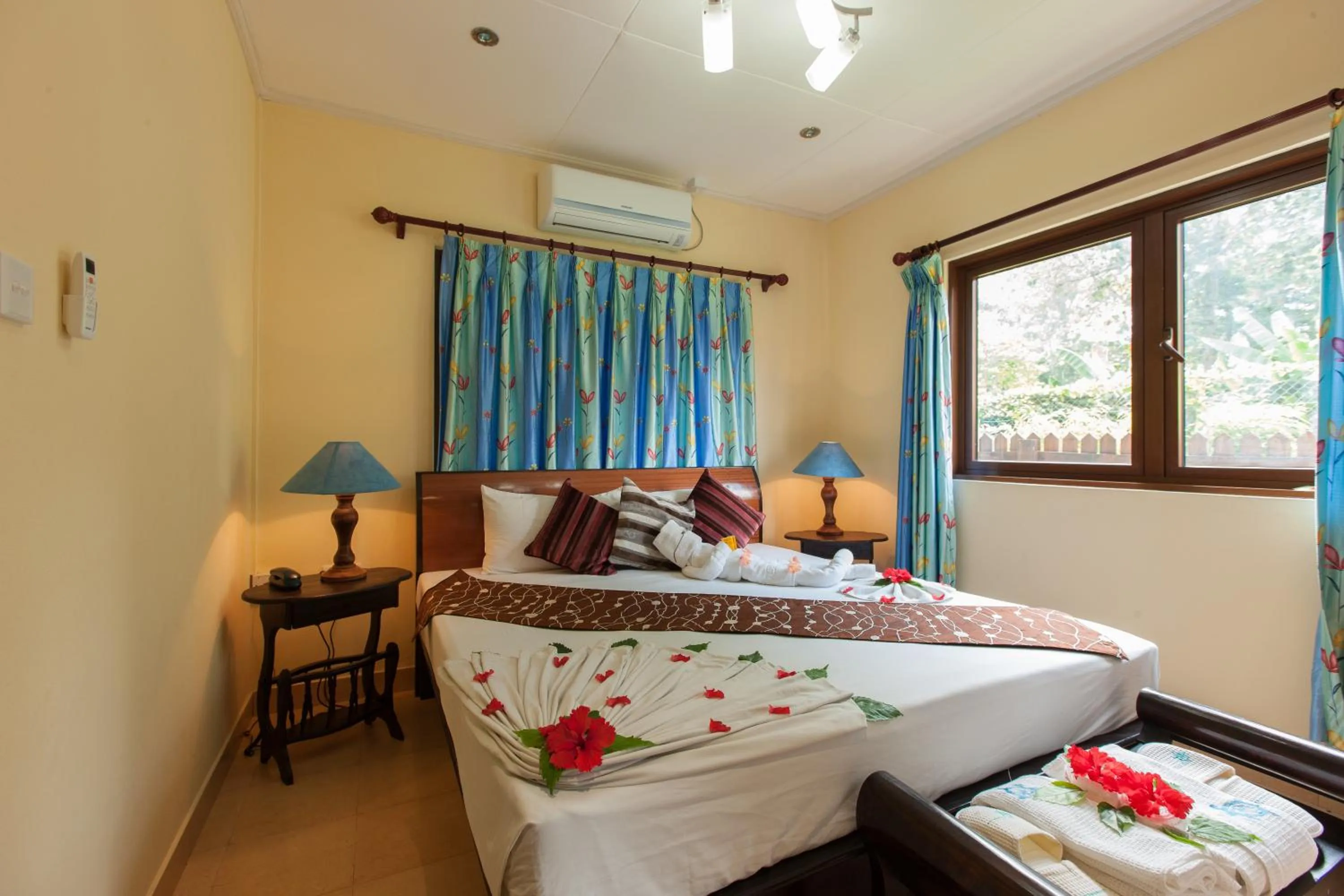 Bedroom, Bed in Le Relax Self Catering Apartment