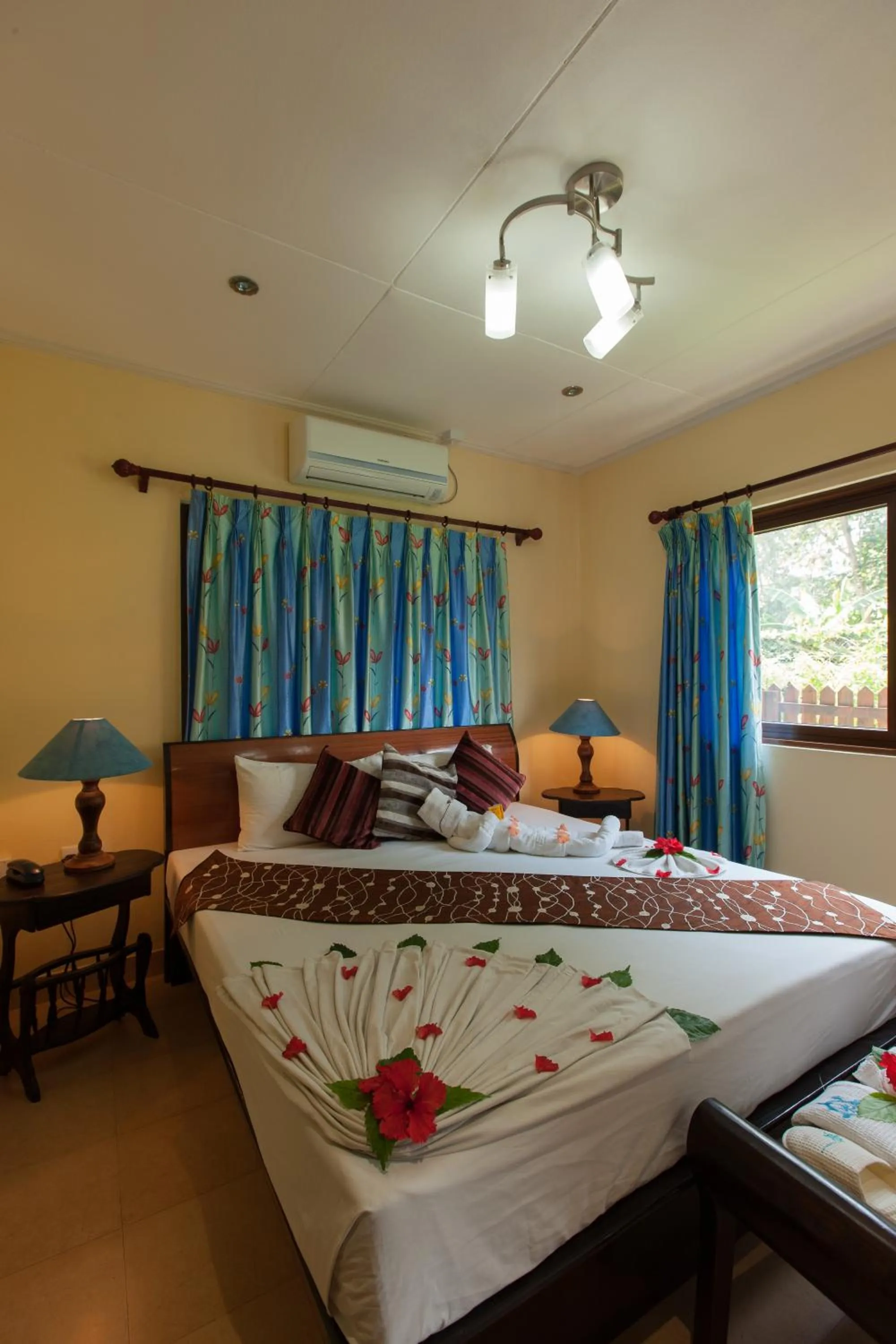 Bedroom, Bed in Le Relax Self Catering Apartment