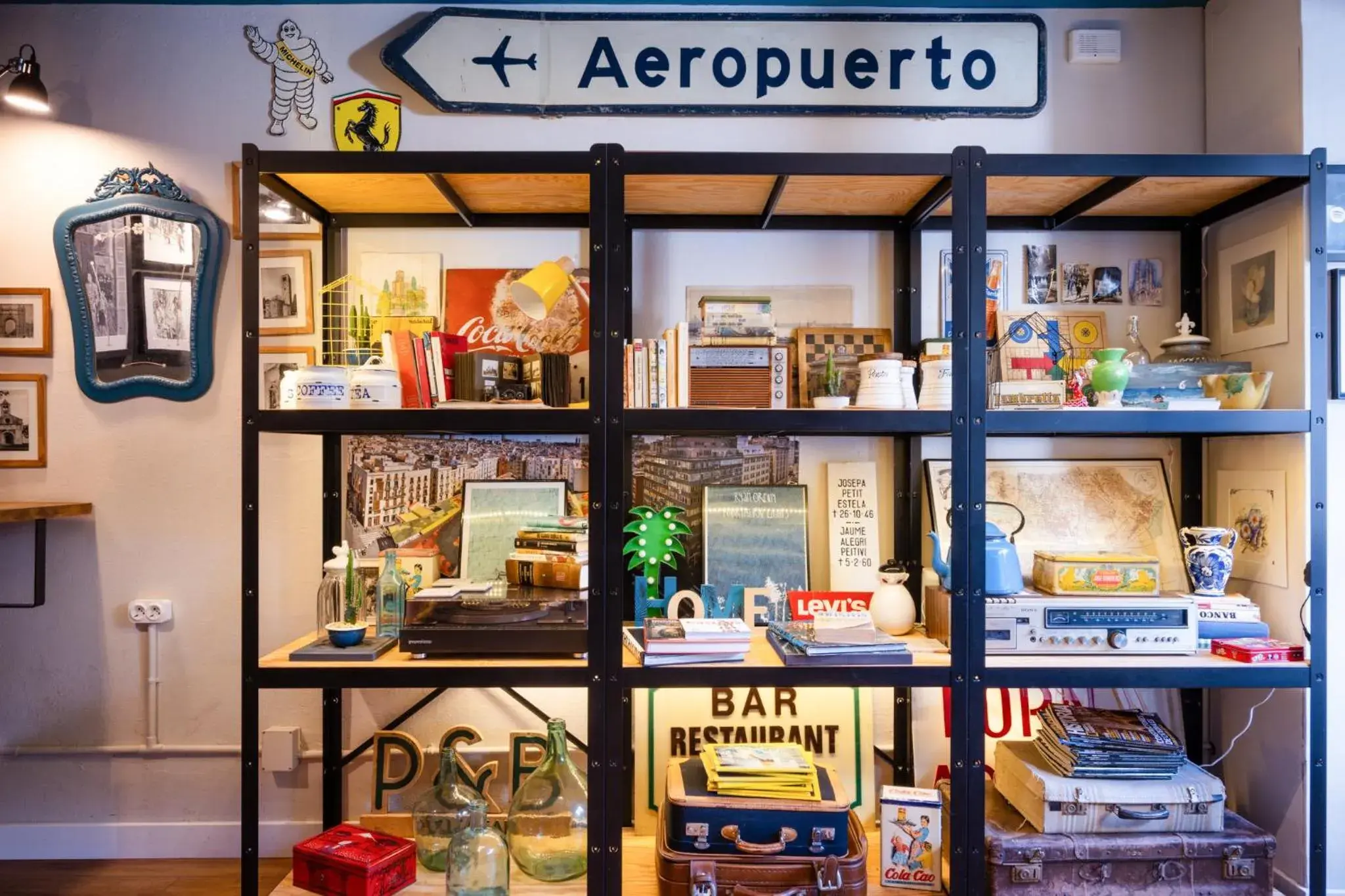 Lobby or reception in Factory Hostels Barcelona Lobby or reception in Factory Hostels Barcelona