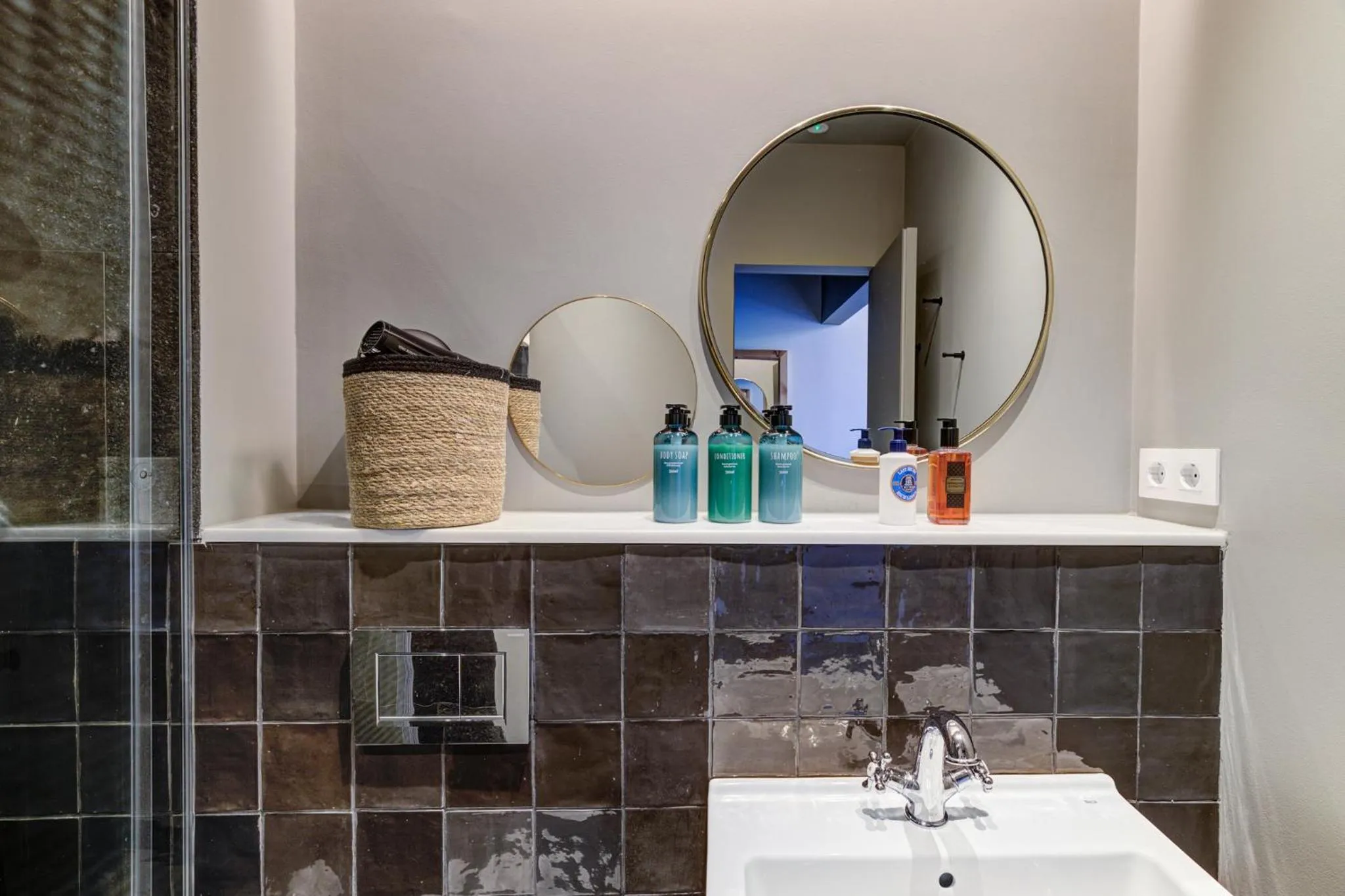 Bathroom in Factory Hostels Barcelona