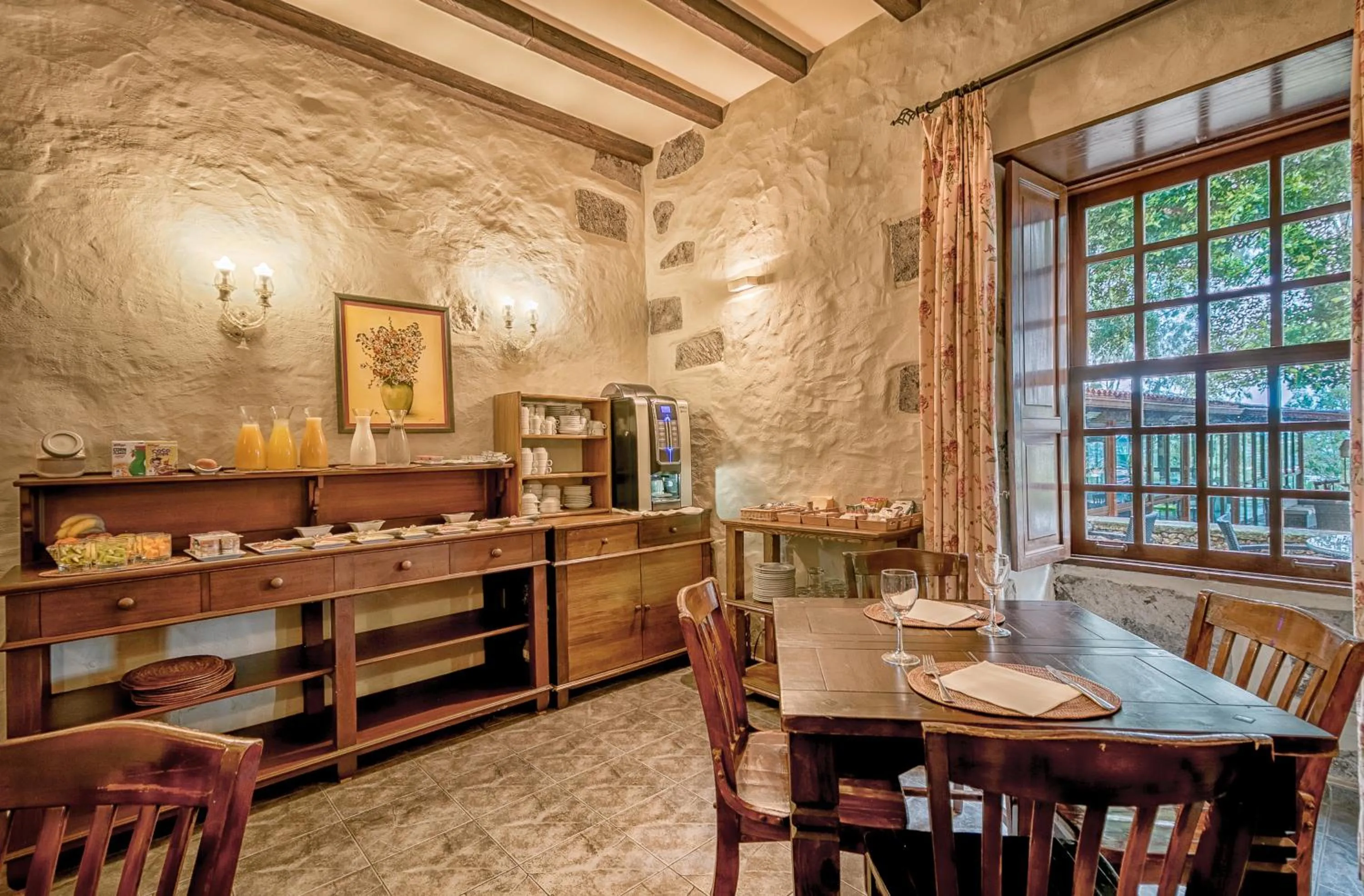 Restaurant/places to eat in Hotel Rural LIVVO Maipez