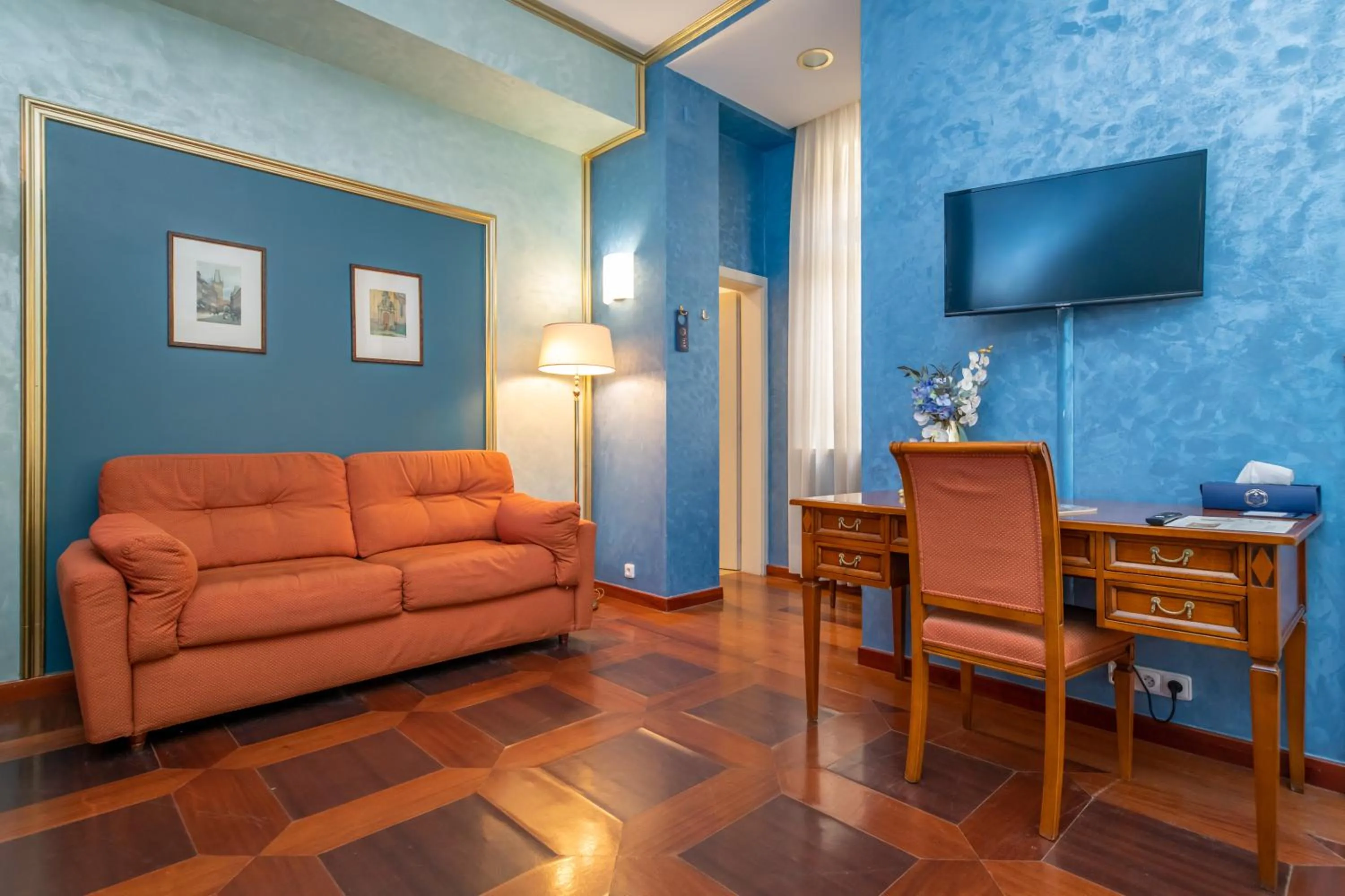 Seating area in Hotel Kinsky Fountain