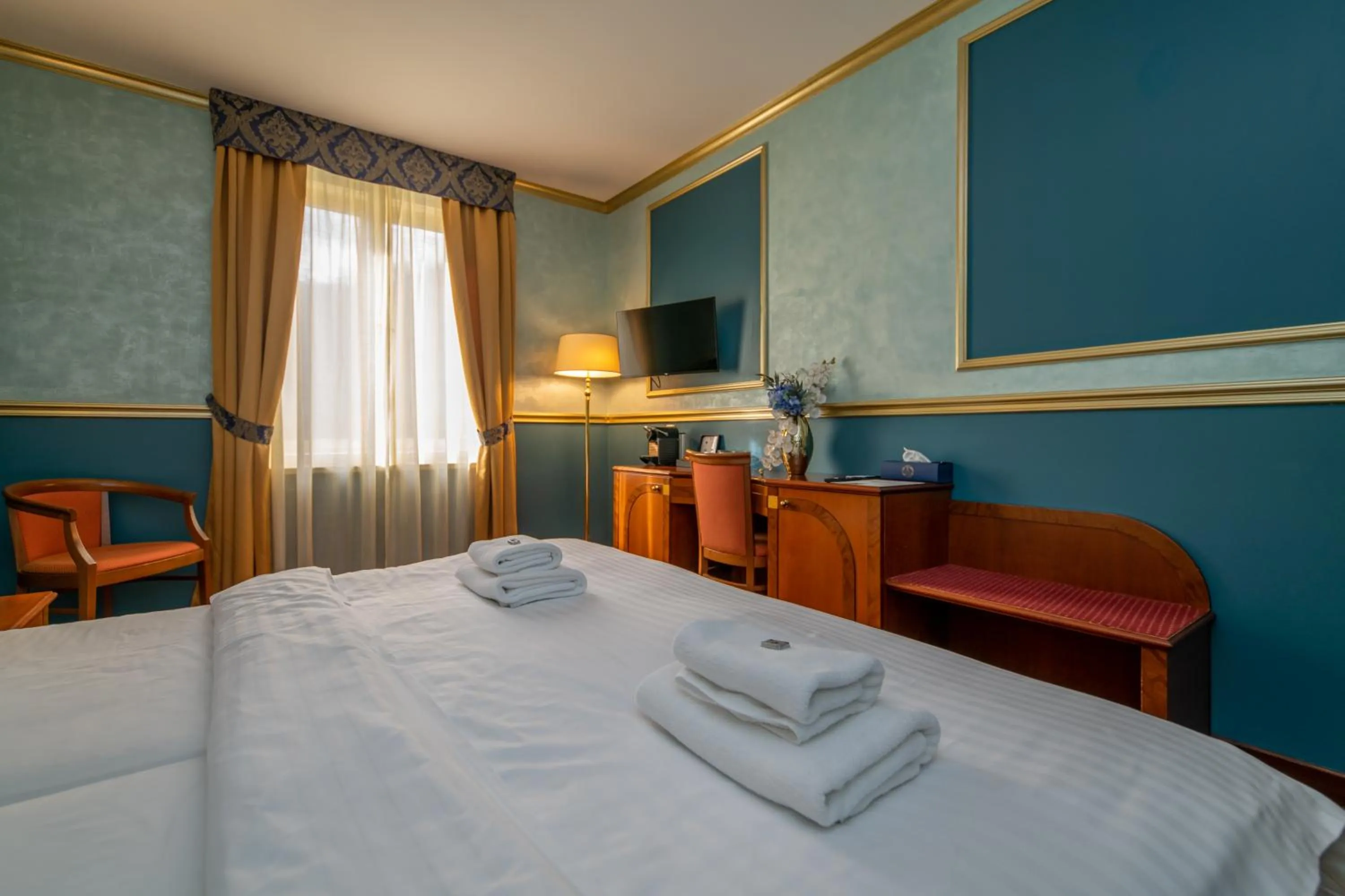 Photo of the whole room, Bed in Hotel Kinsky Fountain