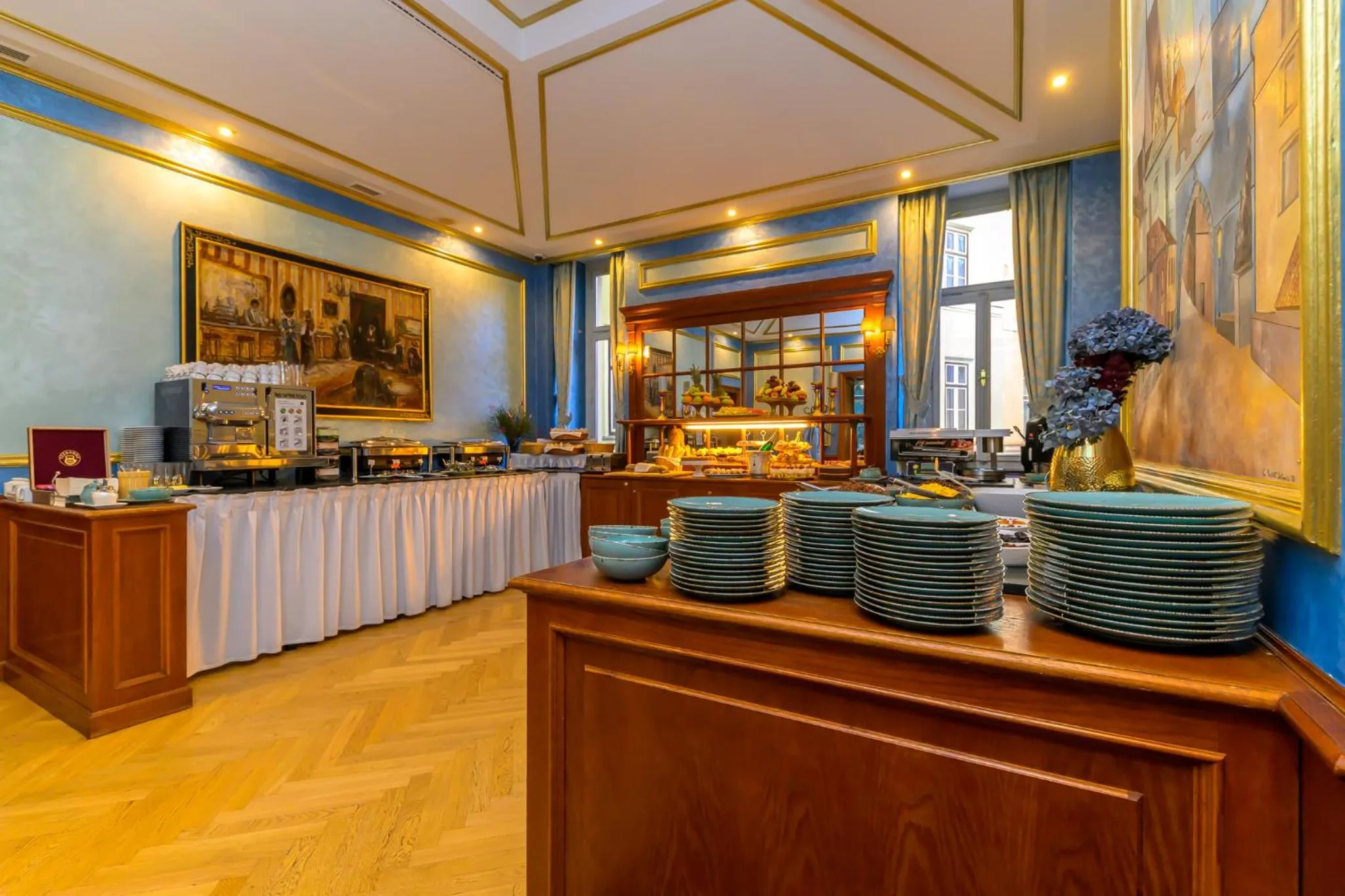 Breakfast in Hotel Kinsky Fountain