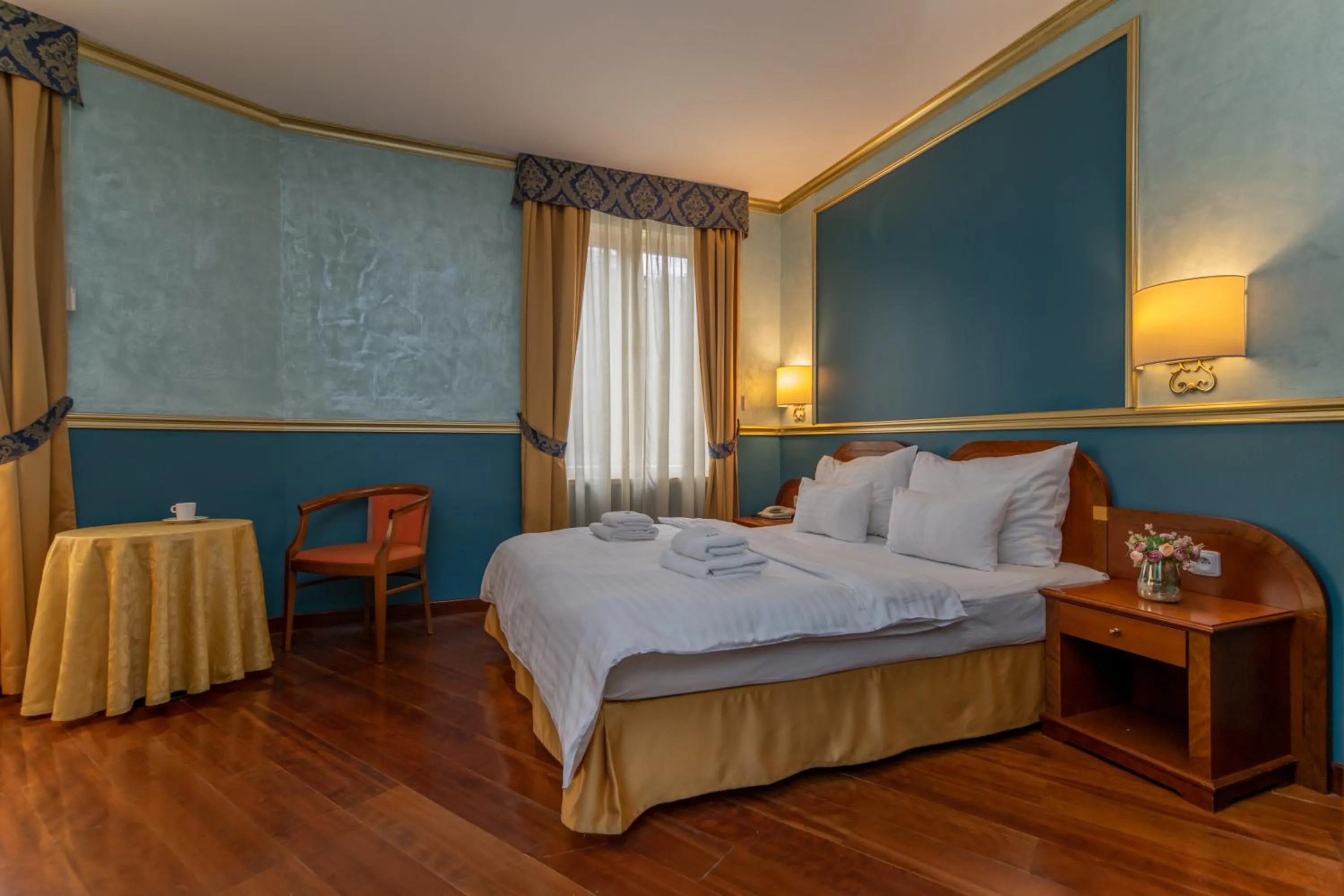 Photo of the whole room, Bed in Hotel Kinsky Fountain