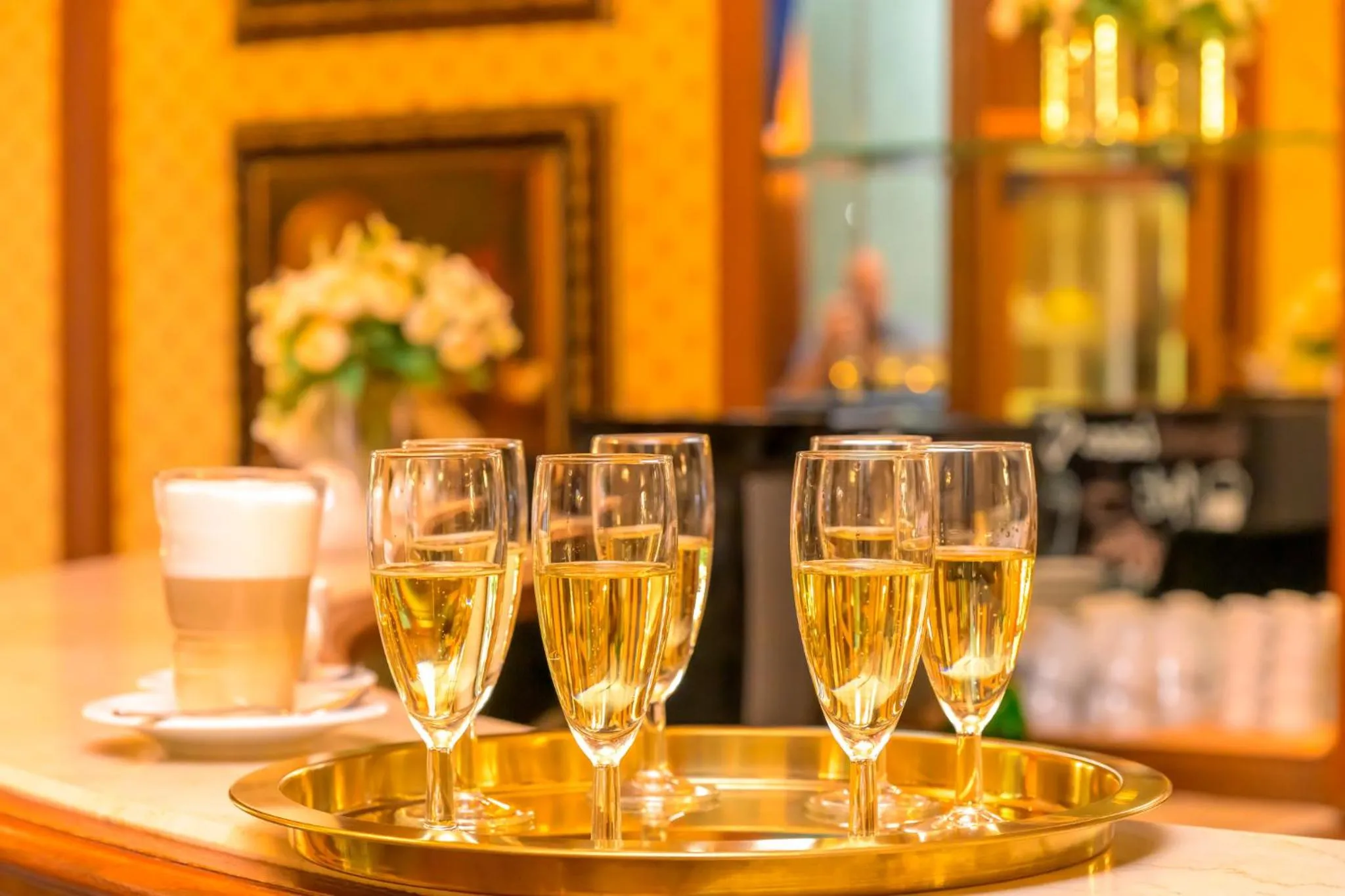 Drinks in Hotel Kinsky Fountain