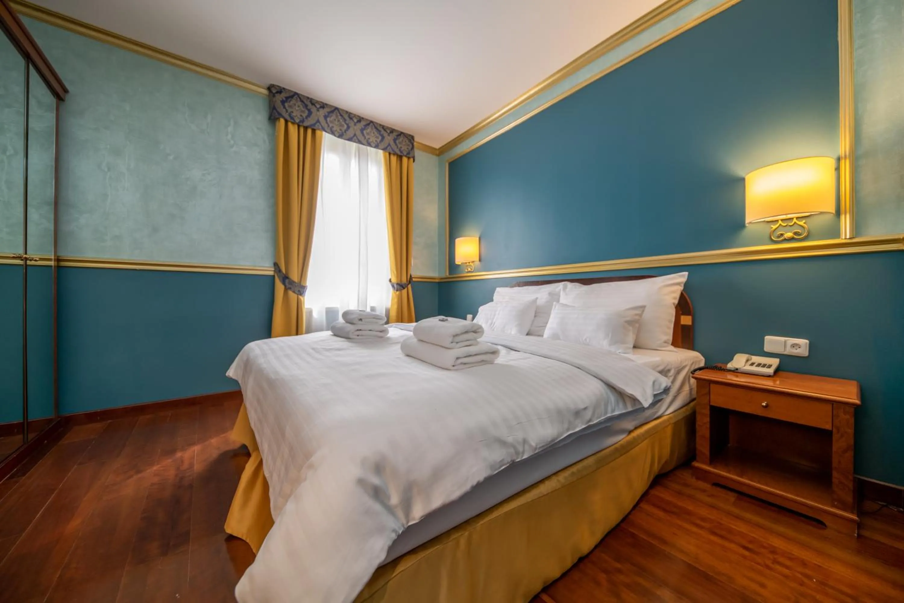 Bedroom, Bed in Hotel Kinsky Fountain