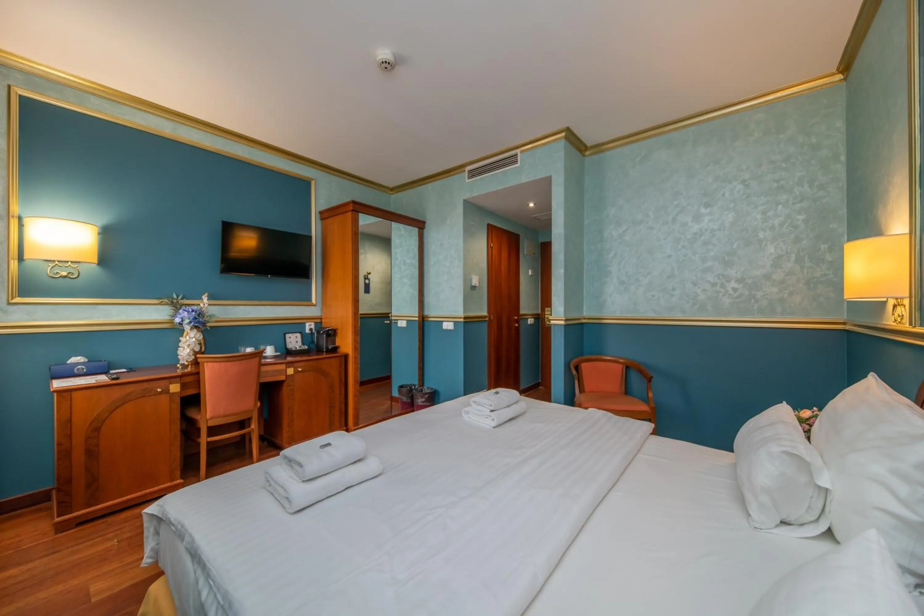 Photo of the whole room, Bed in Hotel Kinsky Fountain