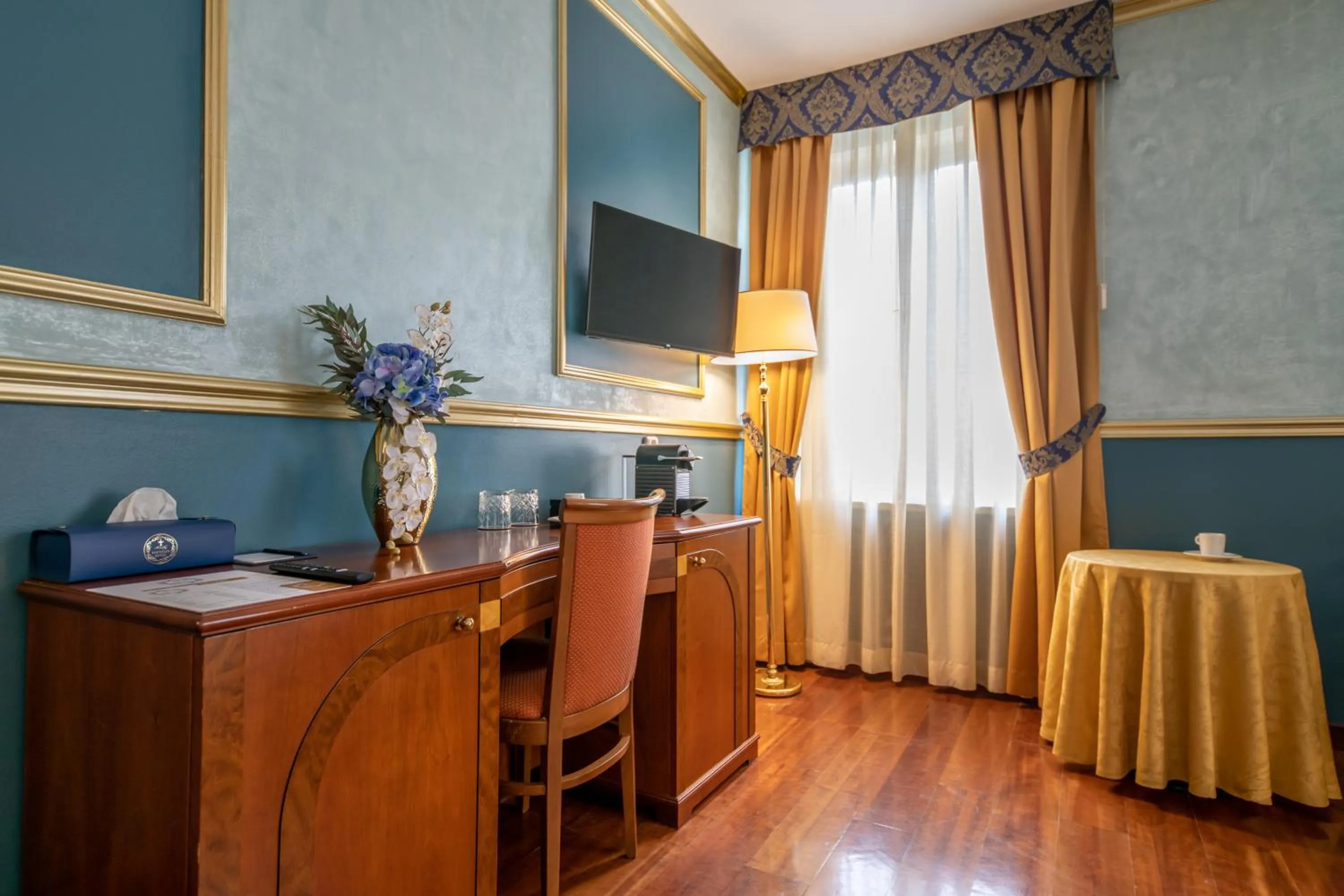 TV and multimedia in Hotel Kinsky Fountain