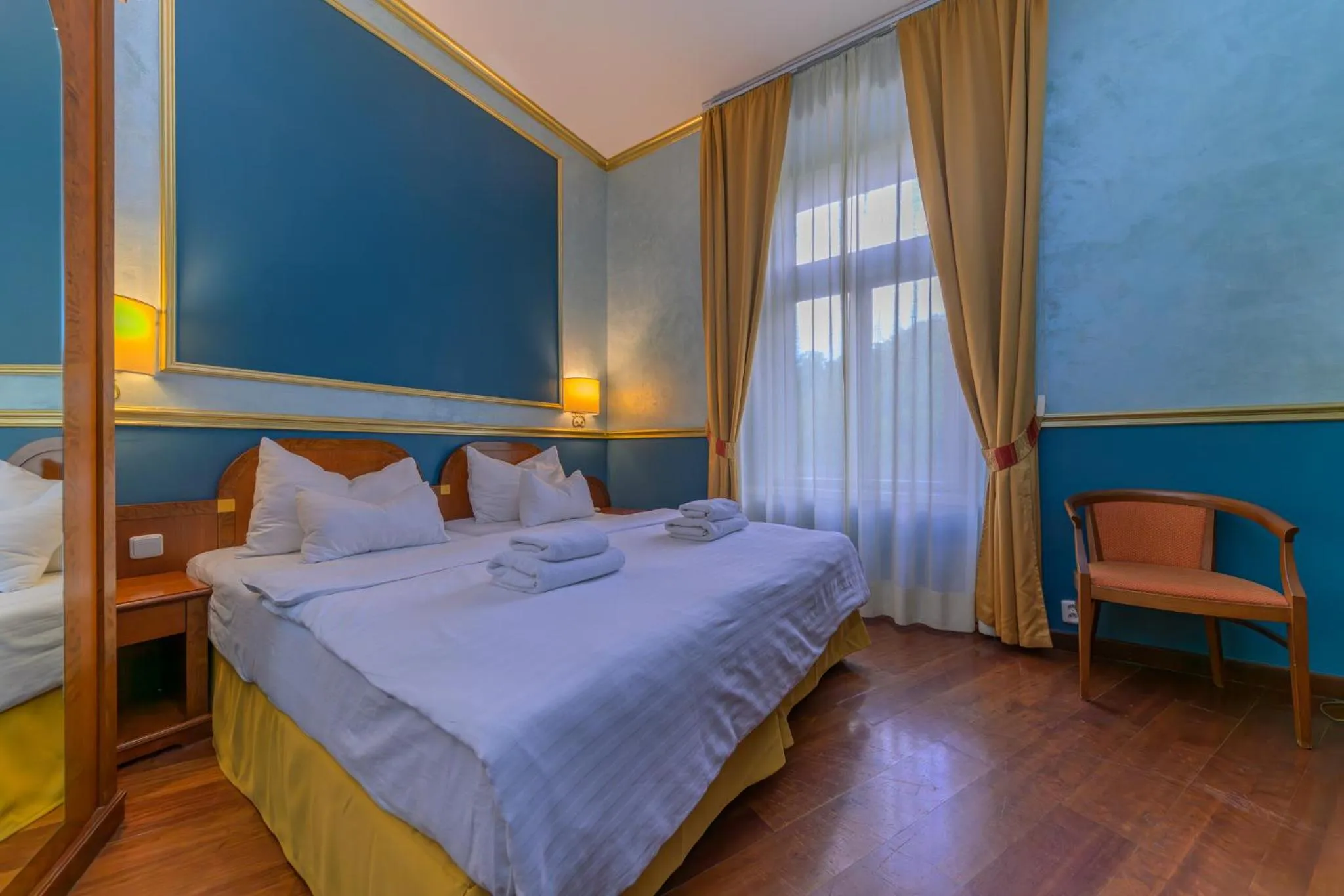 Bedroom, Bed in Hotel Kinsky Fountain