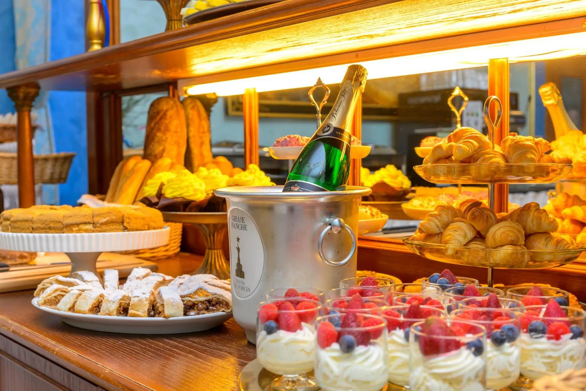 Breakfast in Hotel Kinsky Fountain