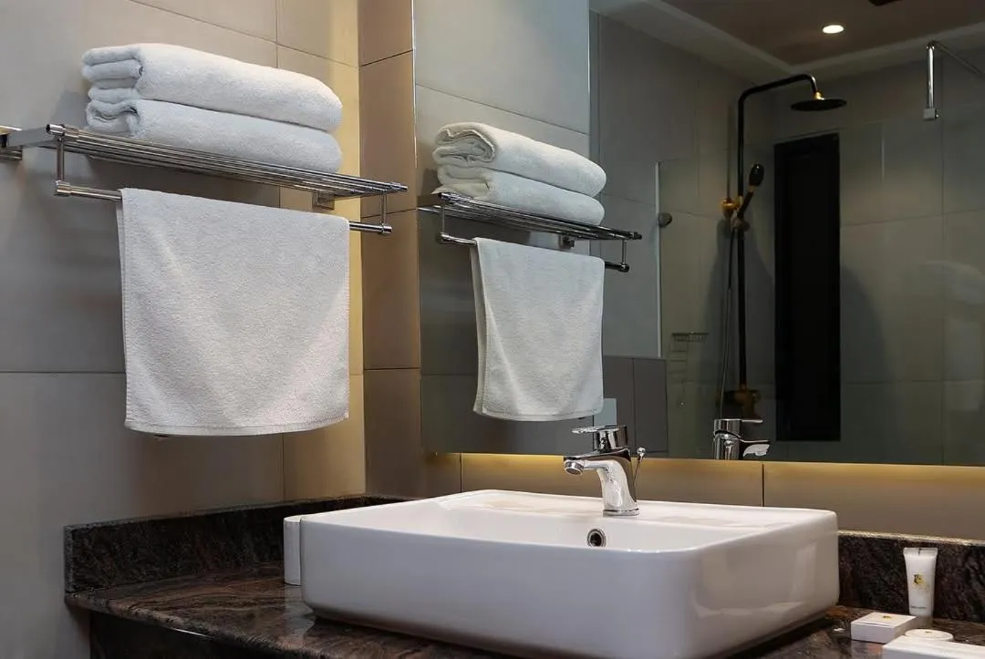 Shower in Gold Crest Hotel