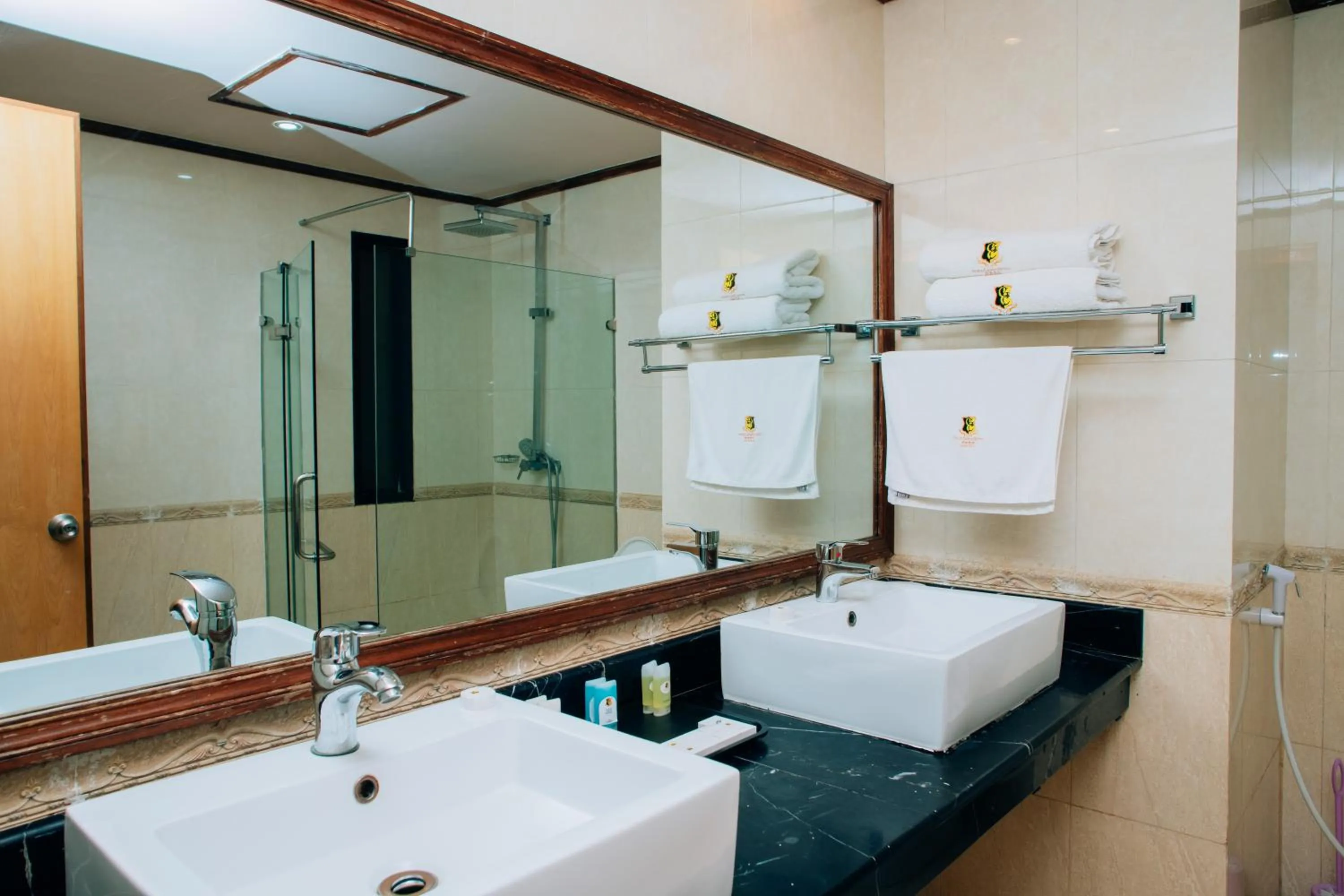 Shower in Gold Crest Hotel