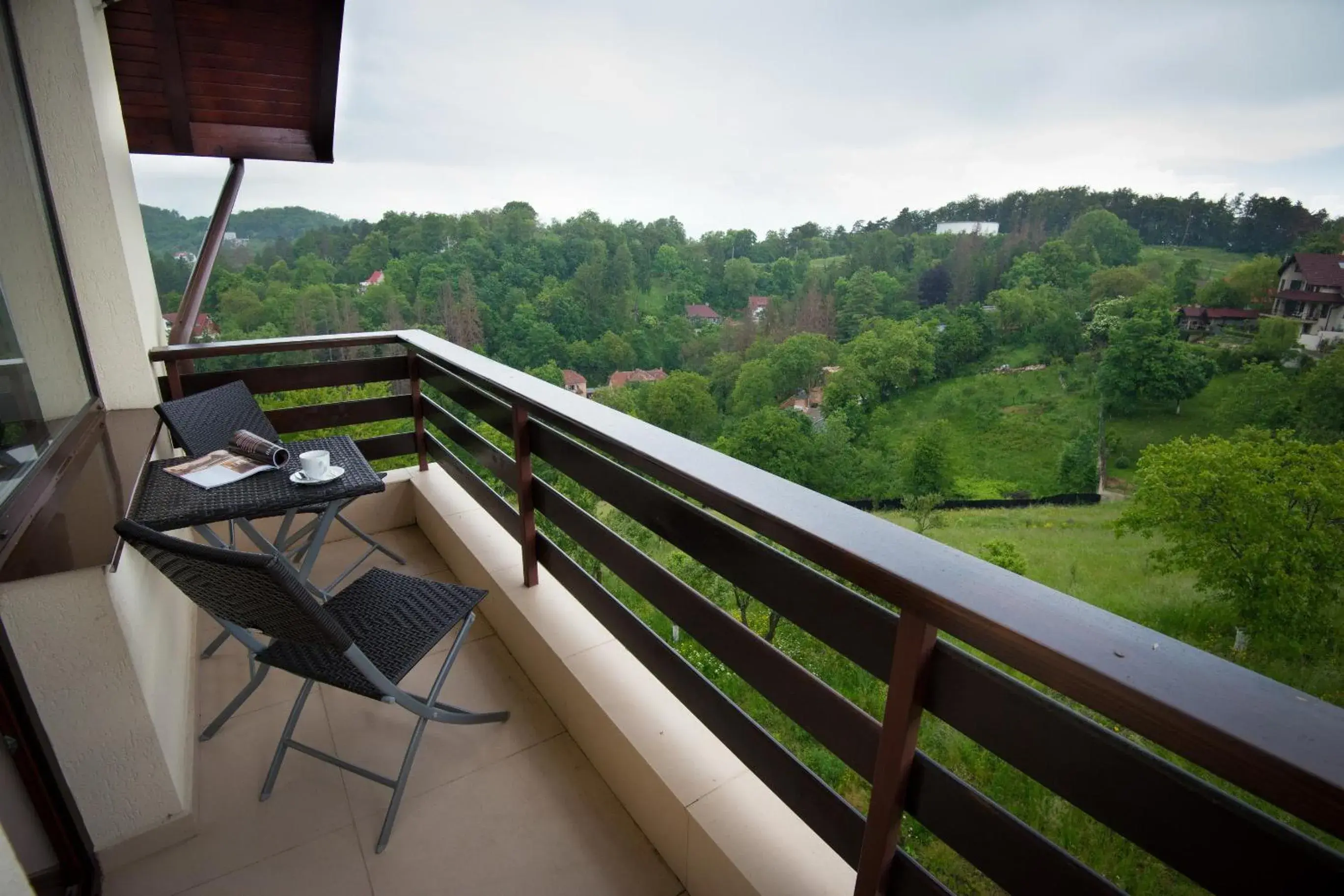 Twin Room with Balcony - single occupancy in Pensiunea Toscana Twin Room with Balcony - single occupancy in Pensiunea Toscana