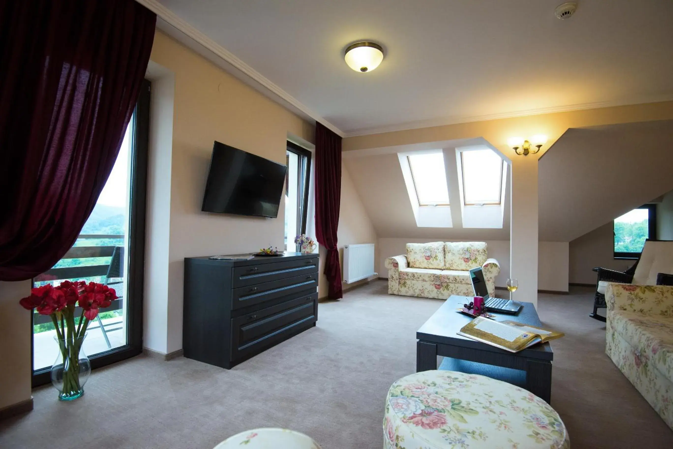 Living room in Pensiunea Toscana Living room in Pensiunea Toscana