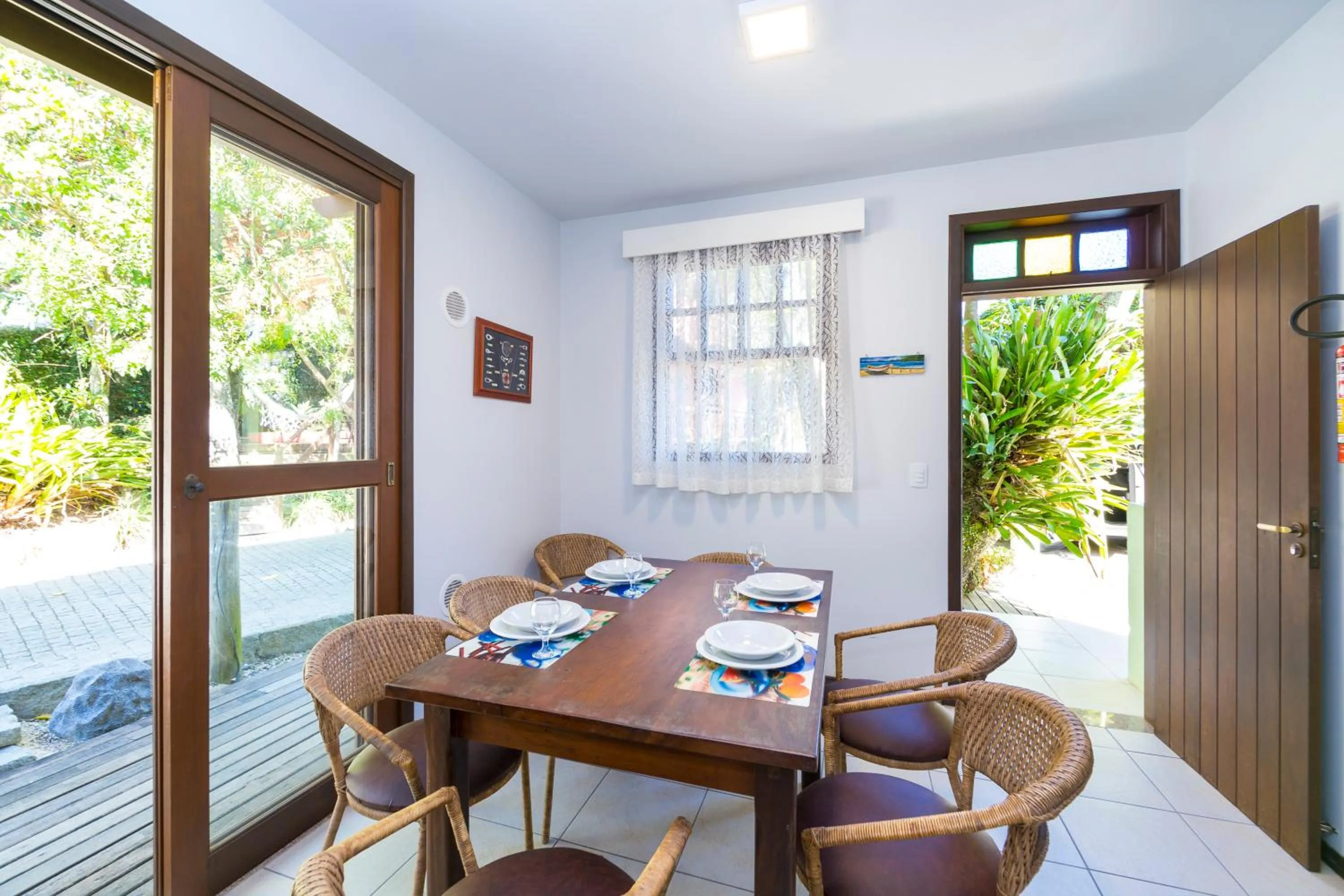 Dinner in Dubai Bungalows Bombinhas