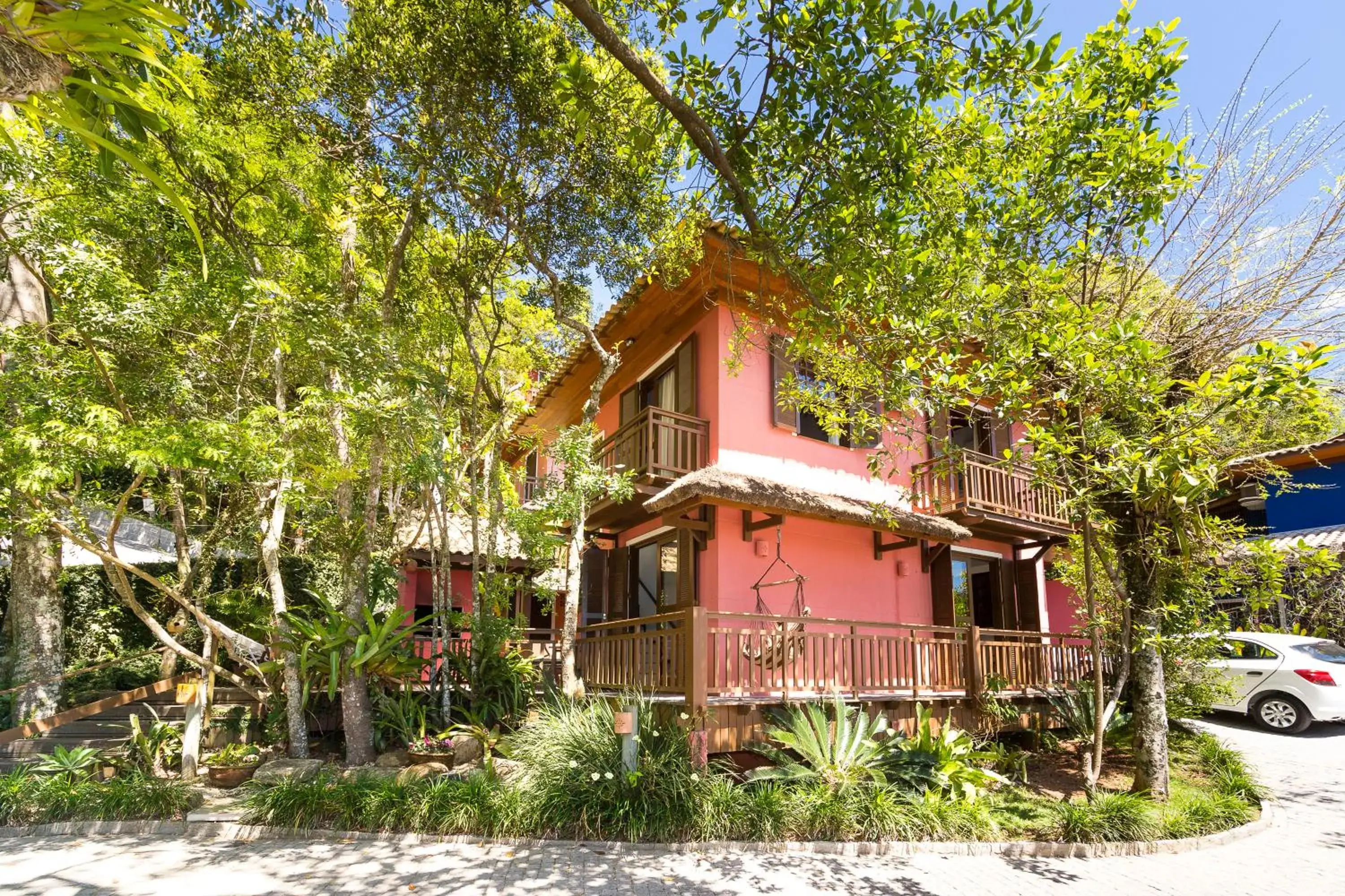 Two-Bedroom Bungalow in Dubai Bungalows Bombinhas Two-Bedroom Bungalow in Dubai Bungalows Bombinhas