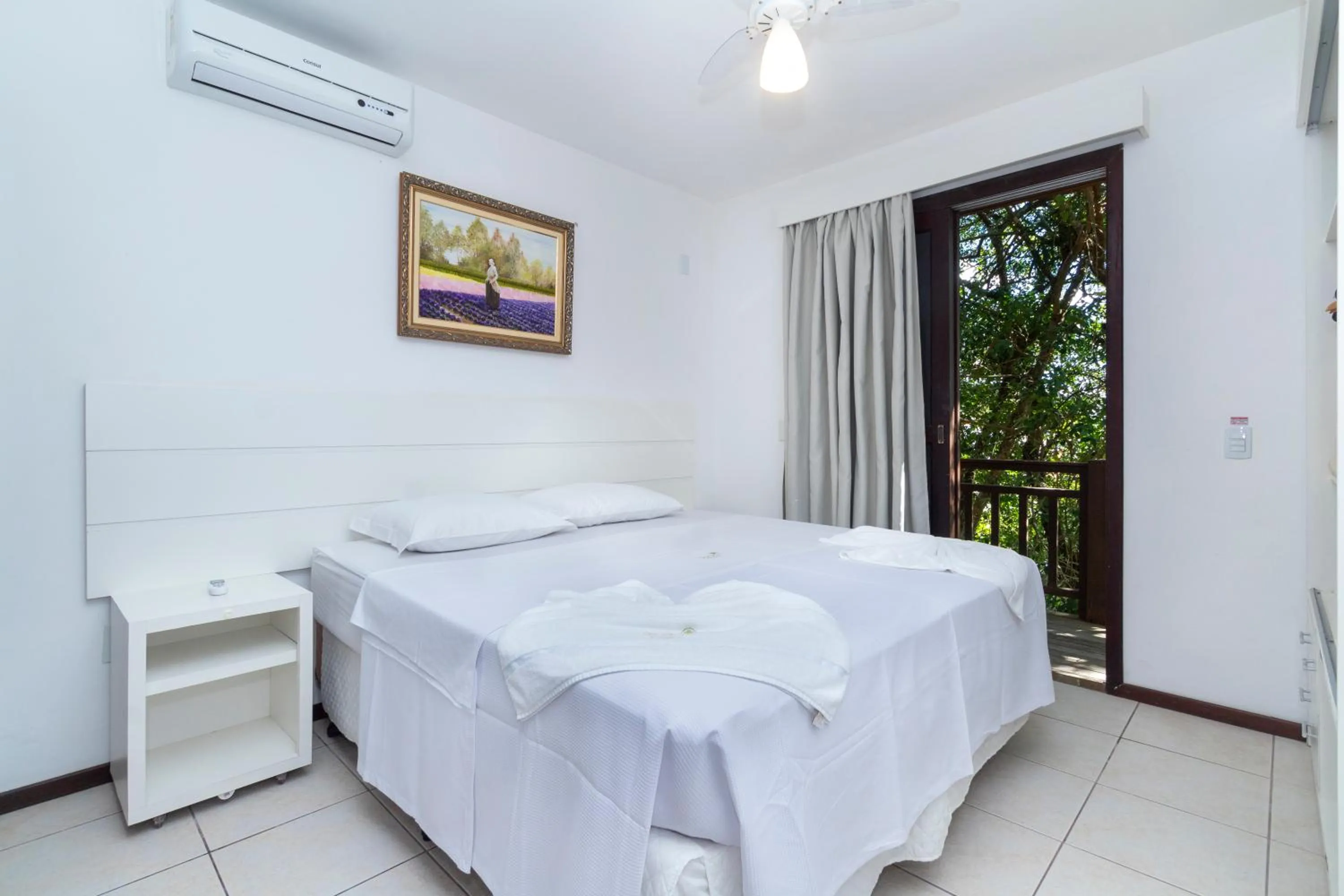 Bedroom, Bed in Dubai Bungalows Bombinhas