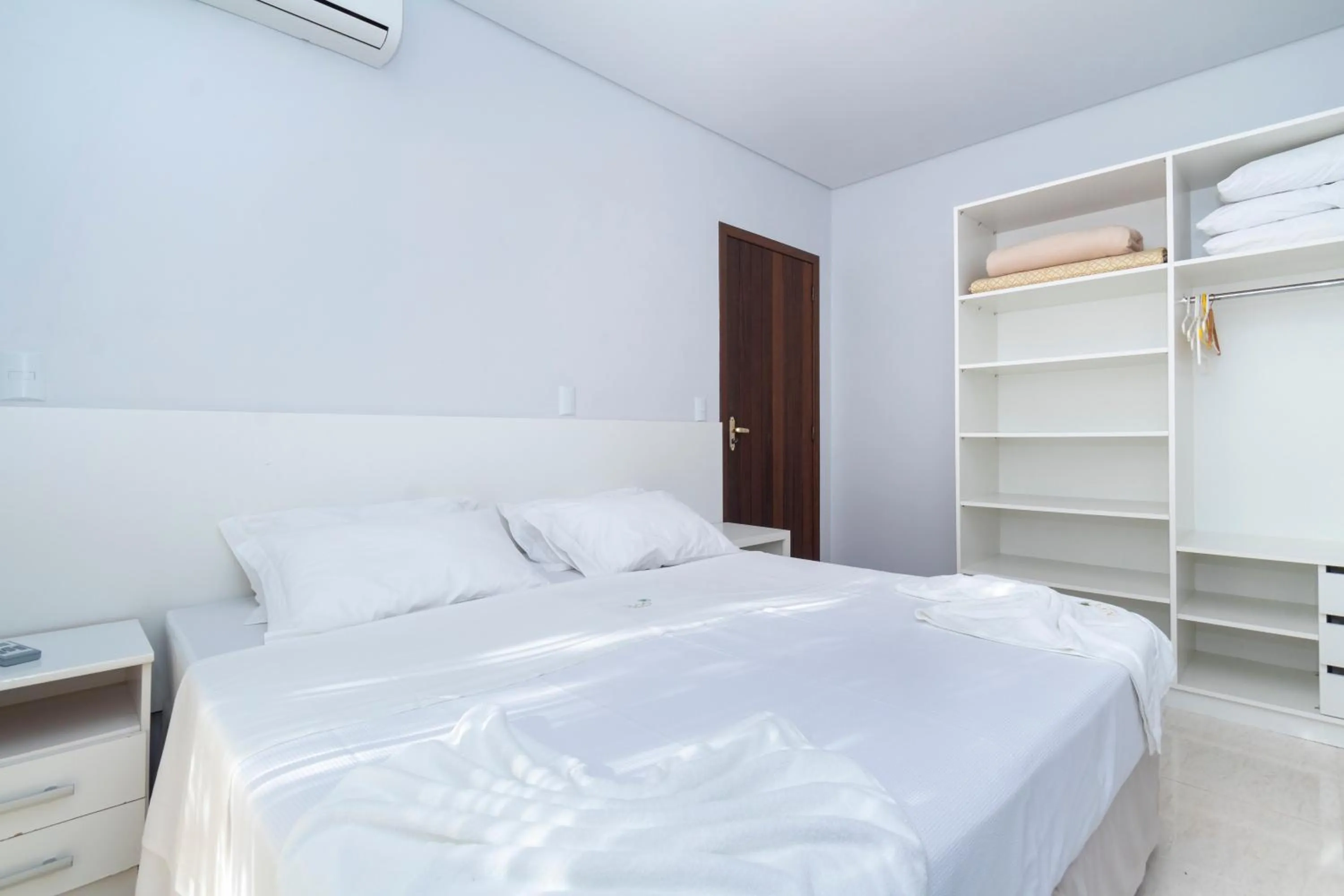 Bedroom, Bed in Dubai Bungalows Bombinhas